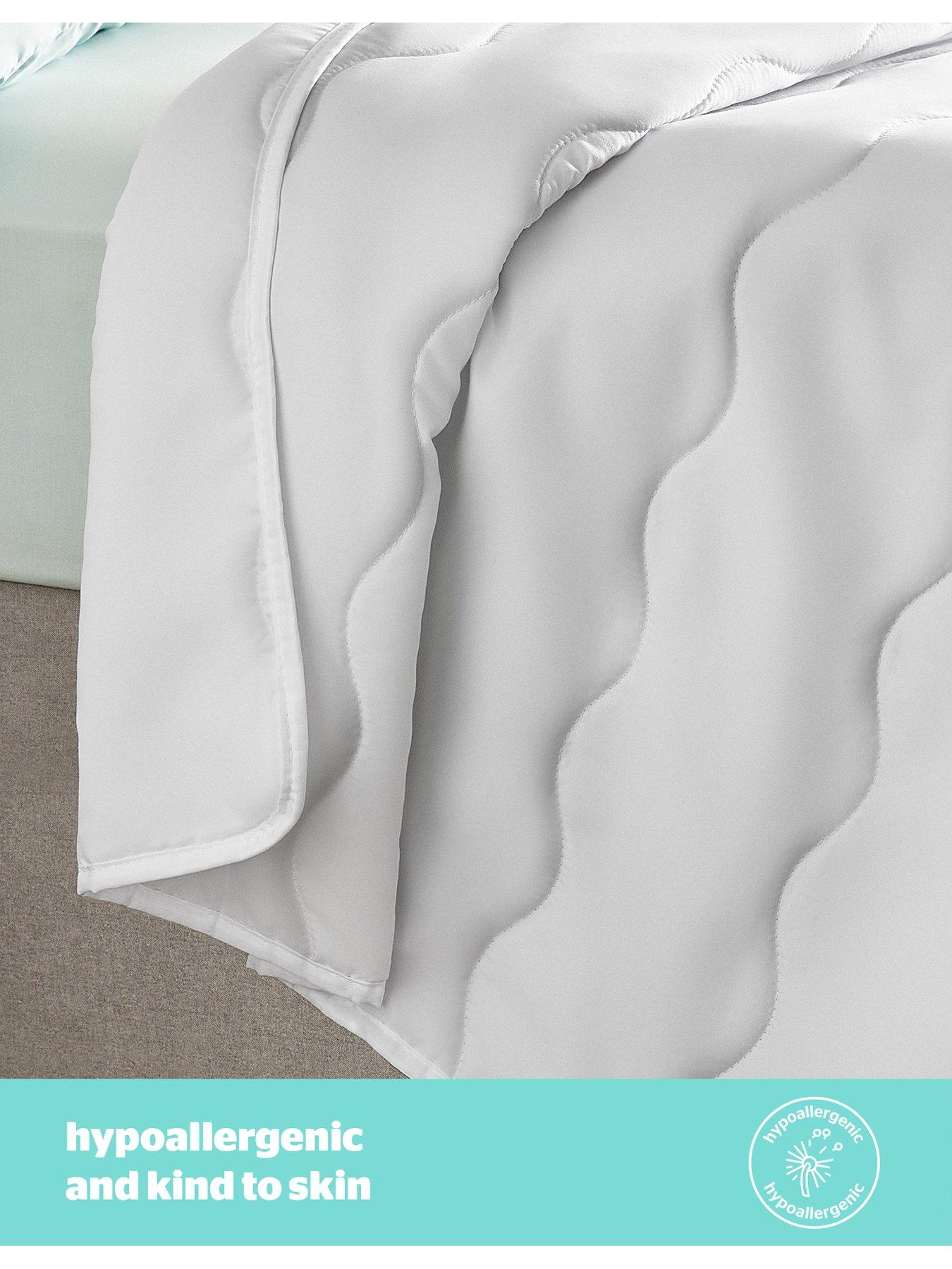 Image 4 of 7 of Silentnight Summer Breeze Cooling Summer Duvet - 2.5 Tog