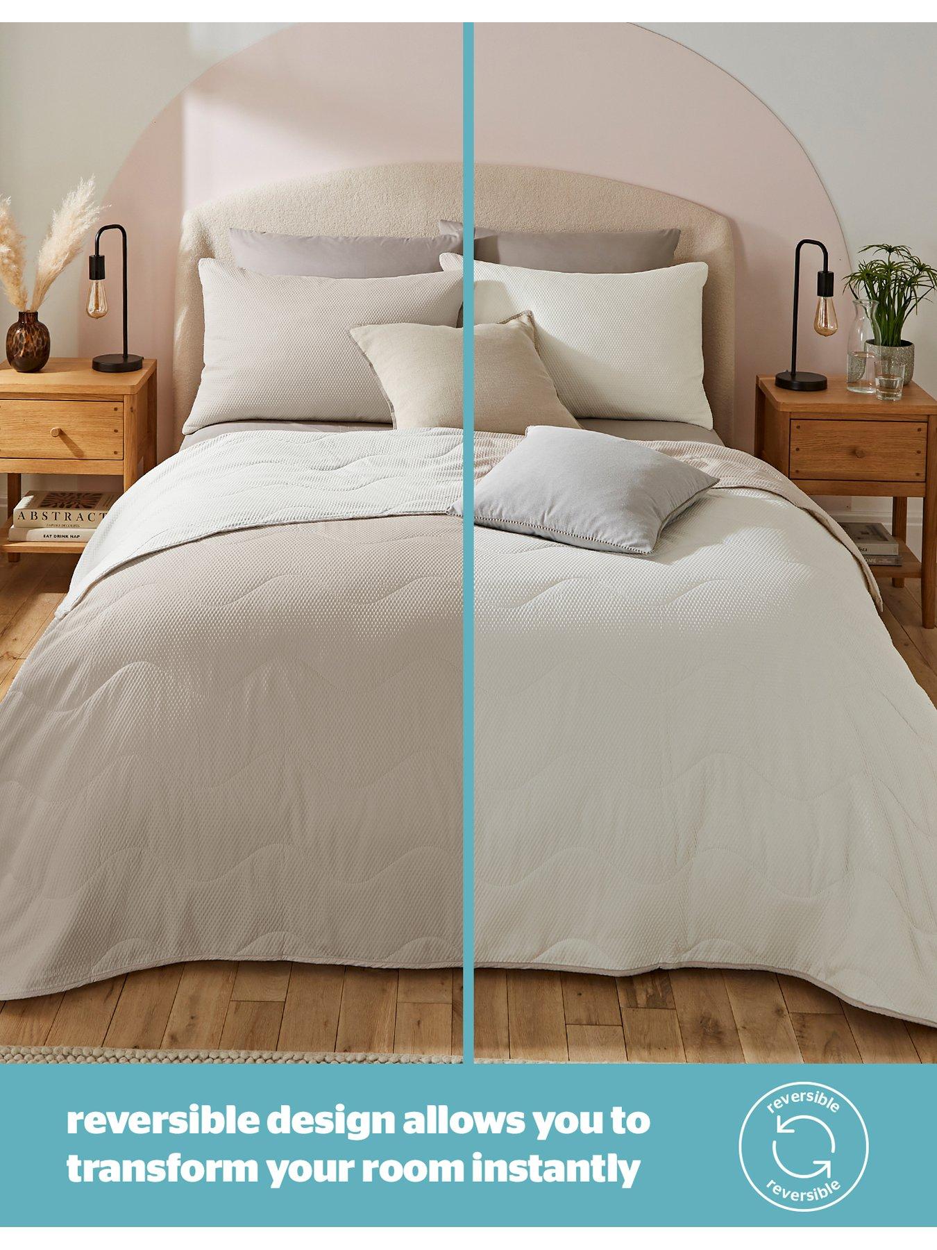 Image 4 of 7 of Silentnight Summer Breeze Cooling Summer Duvet And Pillowcase Set - 2.5 Tog - Cream/Taupe