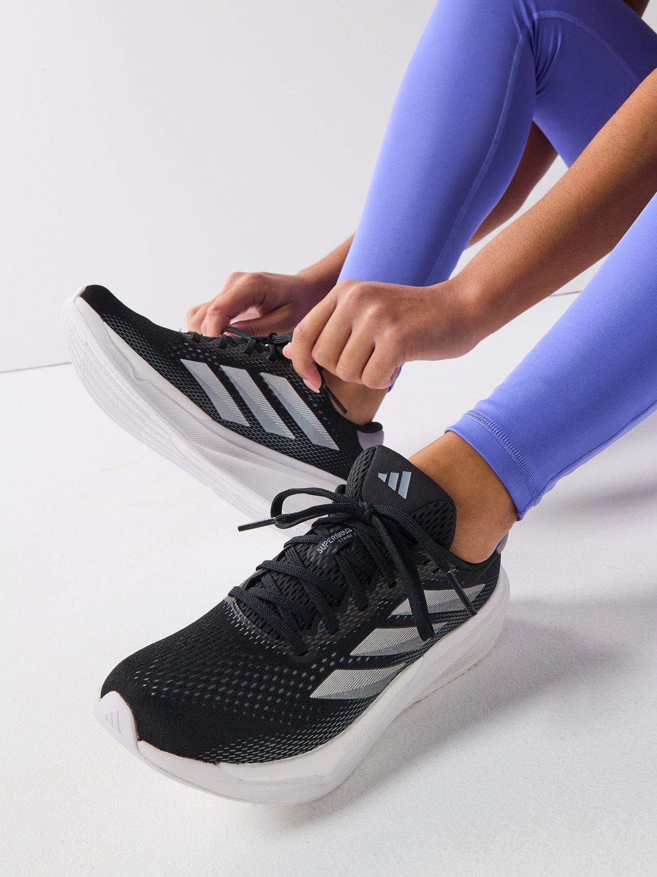 undefined Womens Running Supernova Stride 2 Trainers - Black/White