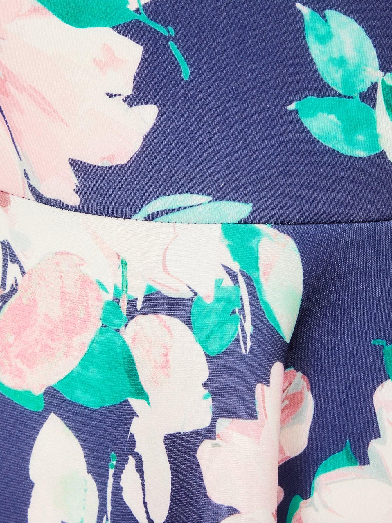 Image 6 of 6 of Quiz Navy Floral Print Skater Dress