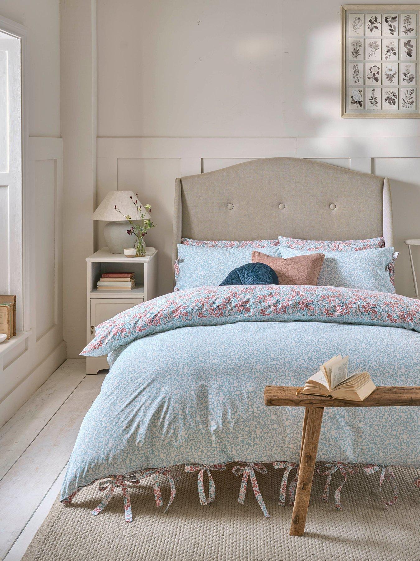Image 6 of 7 of William Morris at Home Clover 100% Cotton Duvet Cover Set