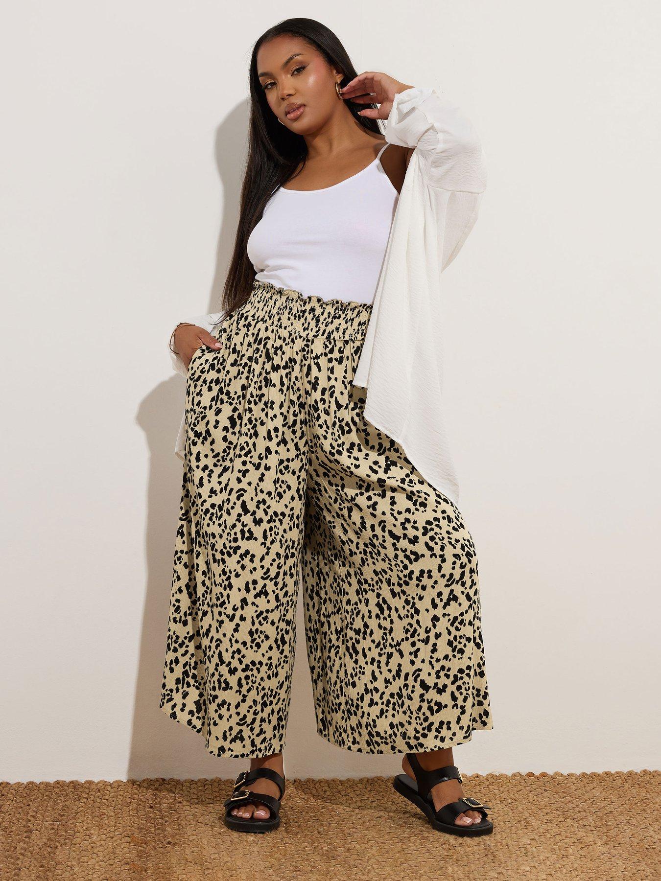 Image 3 of 4 of Yours Curve Shirred Crop Trouser - Natural