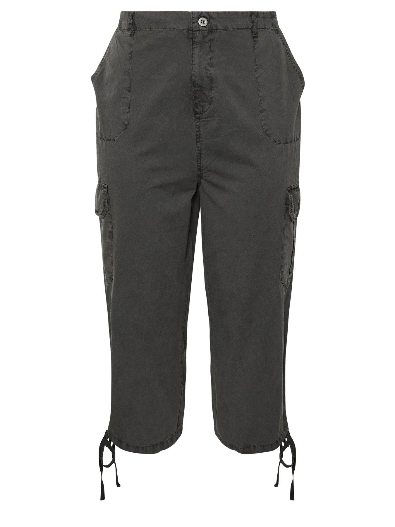 Image 5 of 5 of Yours Curve Woven Cargo Crop Trouser - Black