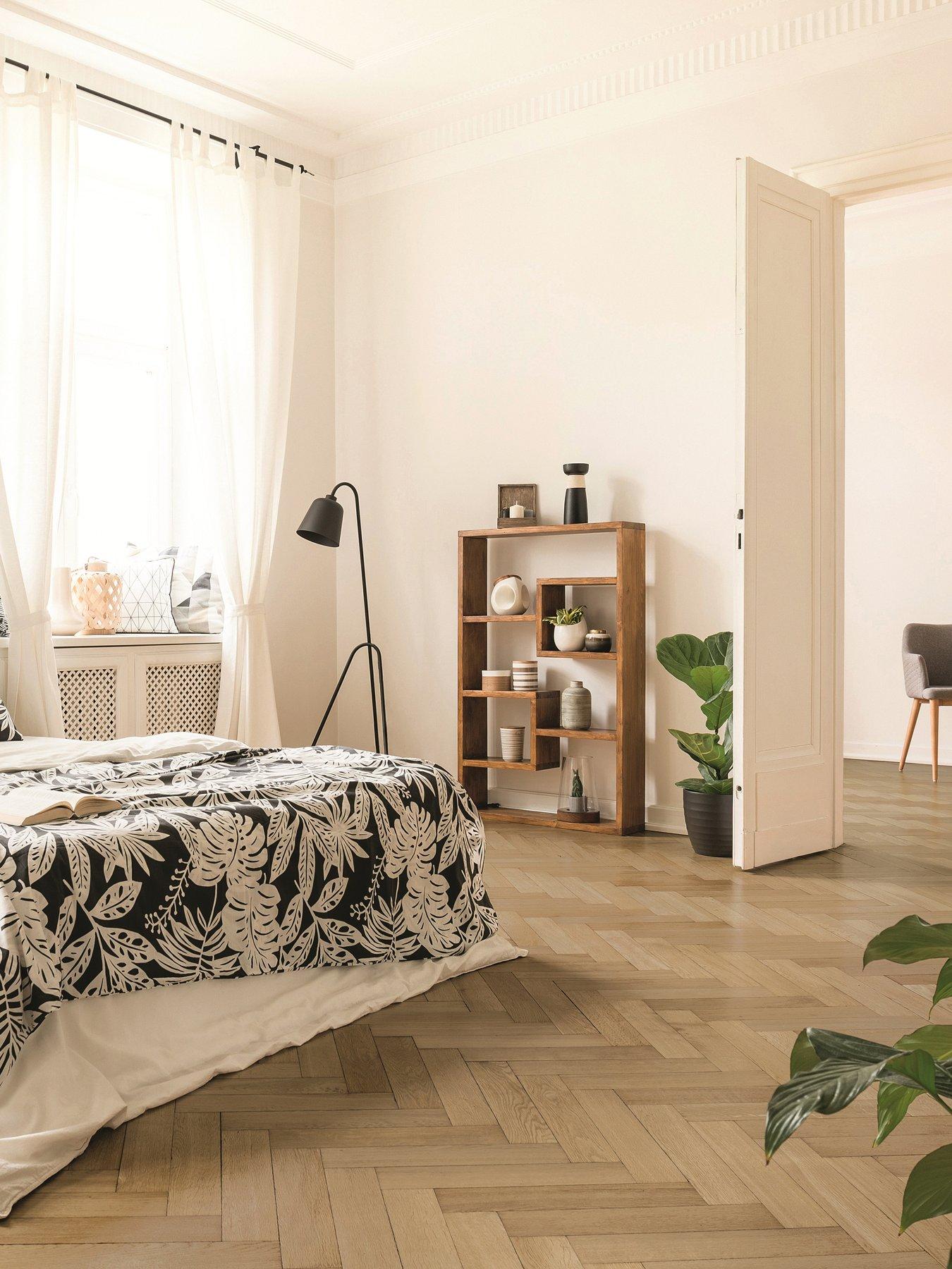 Image 1 of 3 of Luvanto Premium Click Plus Herringbone Classic Oak