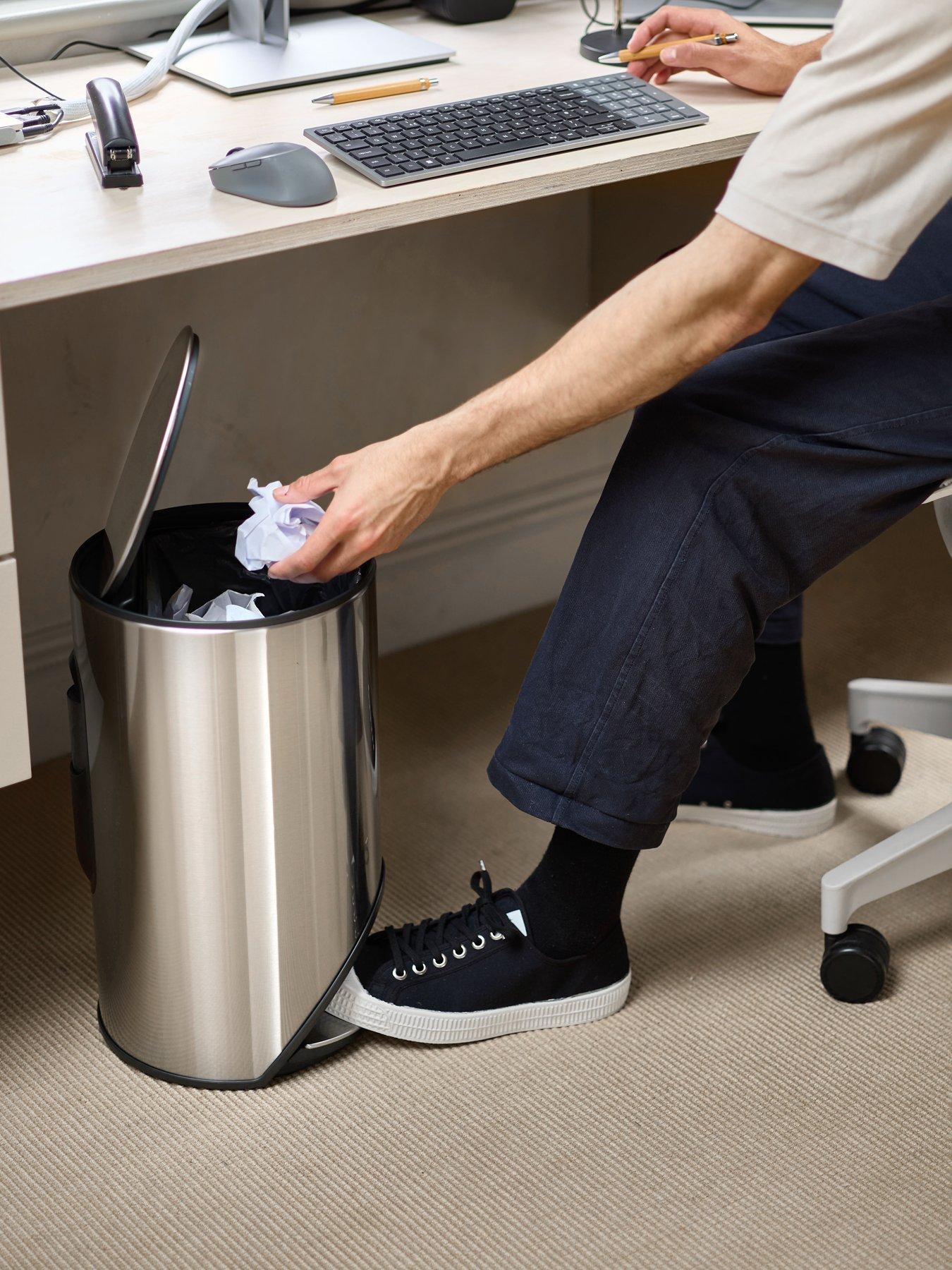 Image 2 of 8 of Joseph Joseph Arc 10l Bin