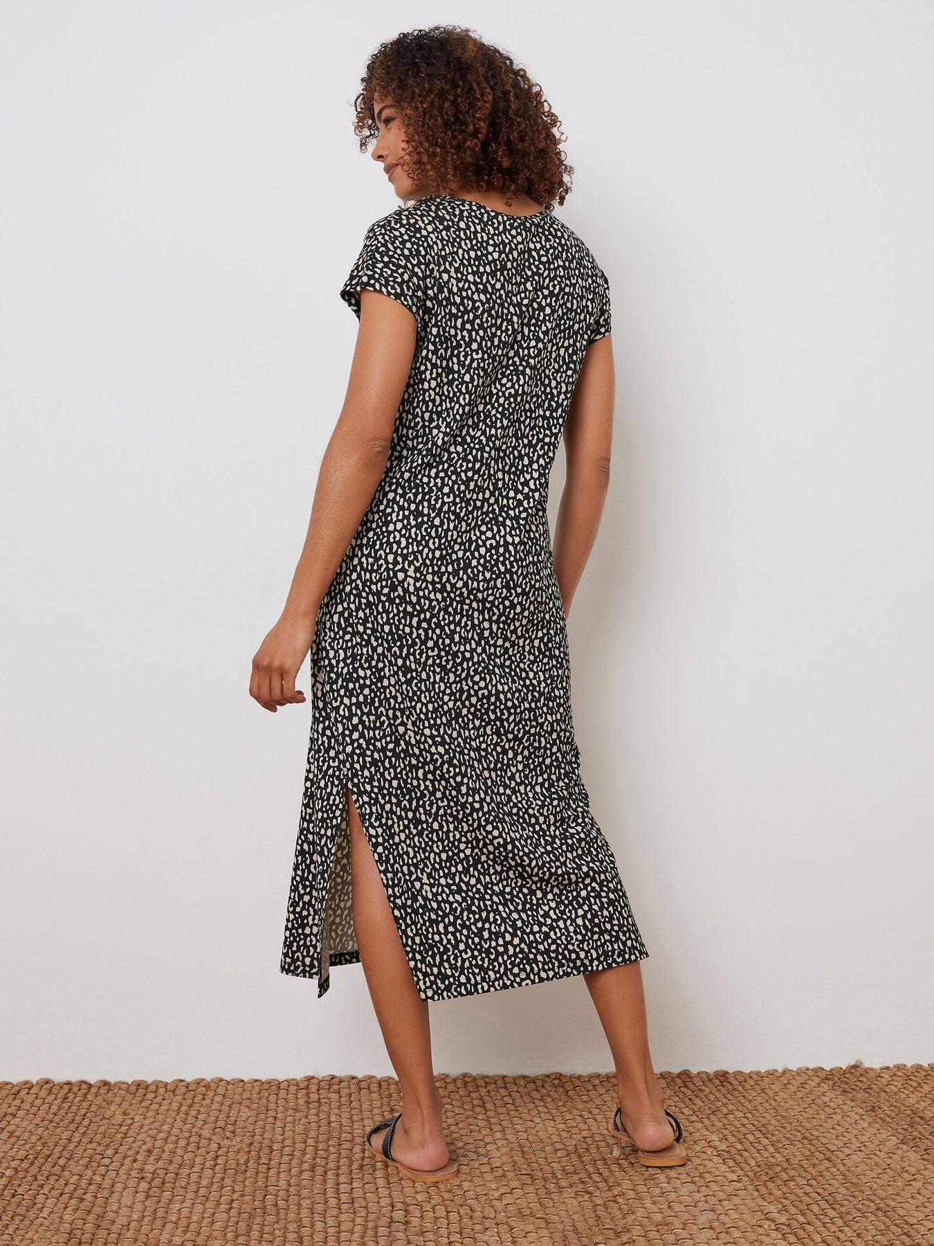 Image 2 of 4 of M&Co Grown On Sleeve Maxi Dress - Black
