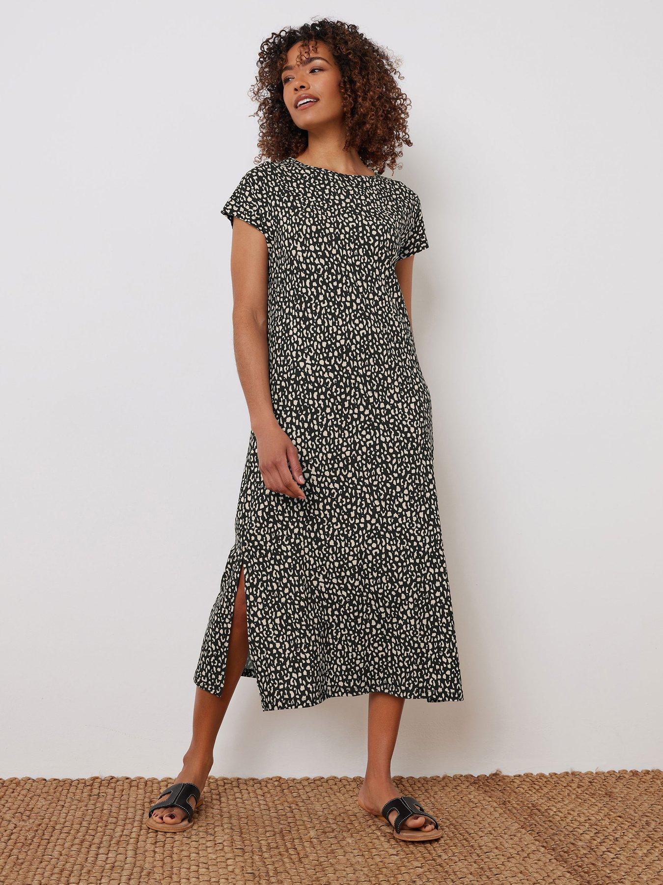 Image 3 of 4 of M&Co Grown On Sleeve Maxi Dress - Black