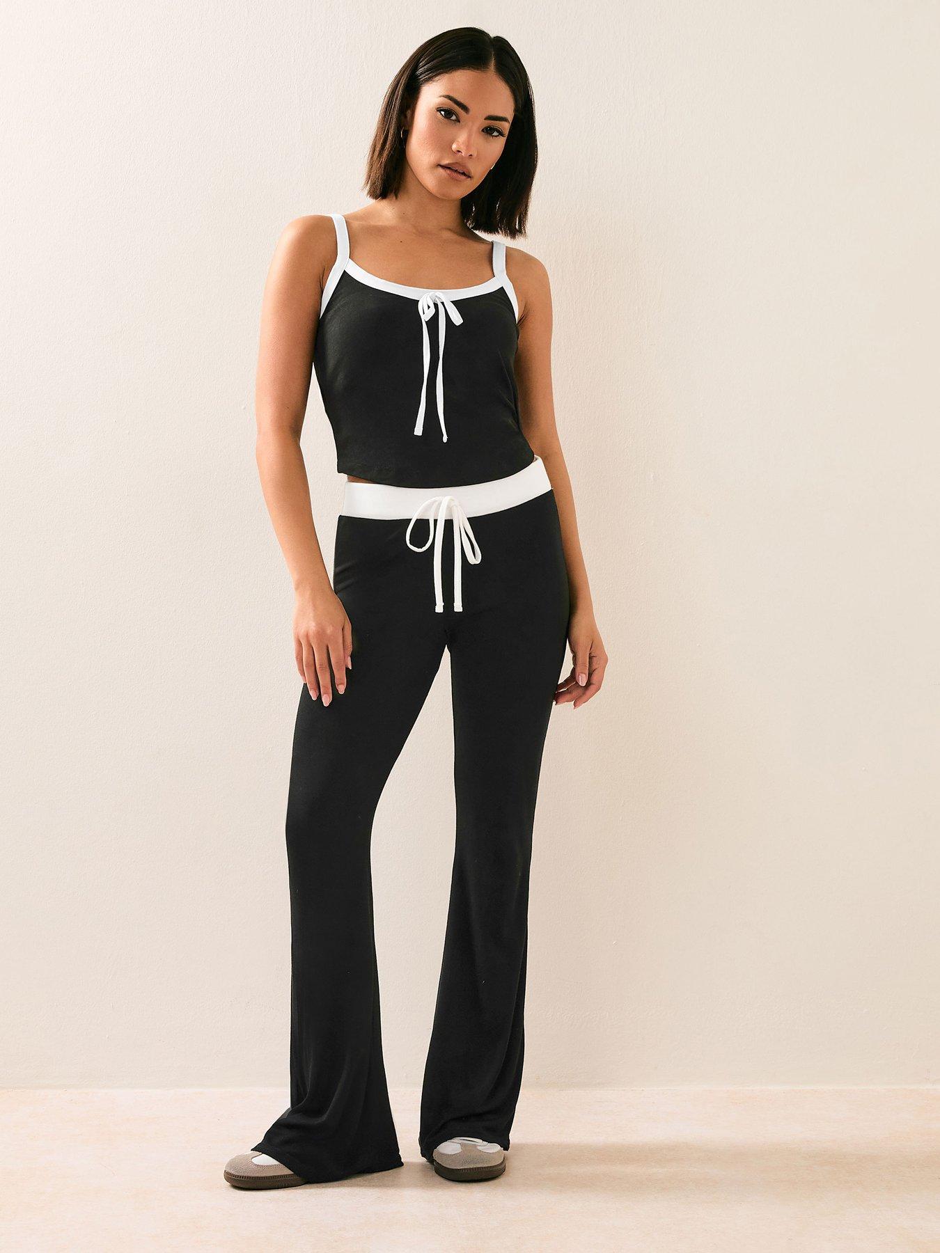 Image 3 of 5 of PixieGirl Petite Contrast Waist Flare Legging - Black