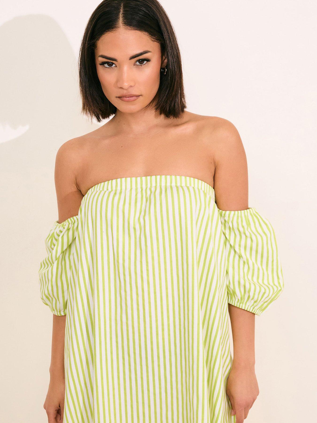 Image 4 of 4 of PixieGirl Petite Bardot Sea Leaf Maxi Dress - Green