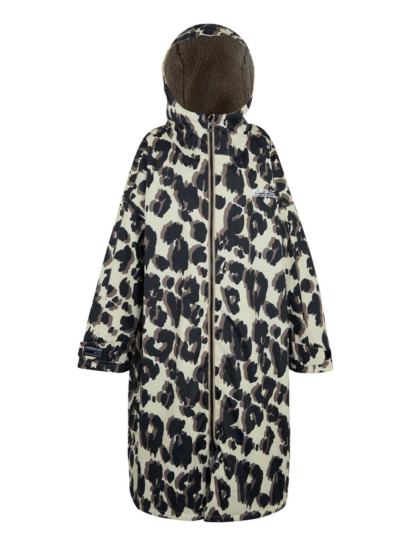 Image 5 of 6 of Regatta Womens Changing Robe - Leopard Print