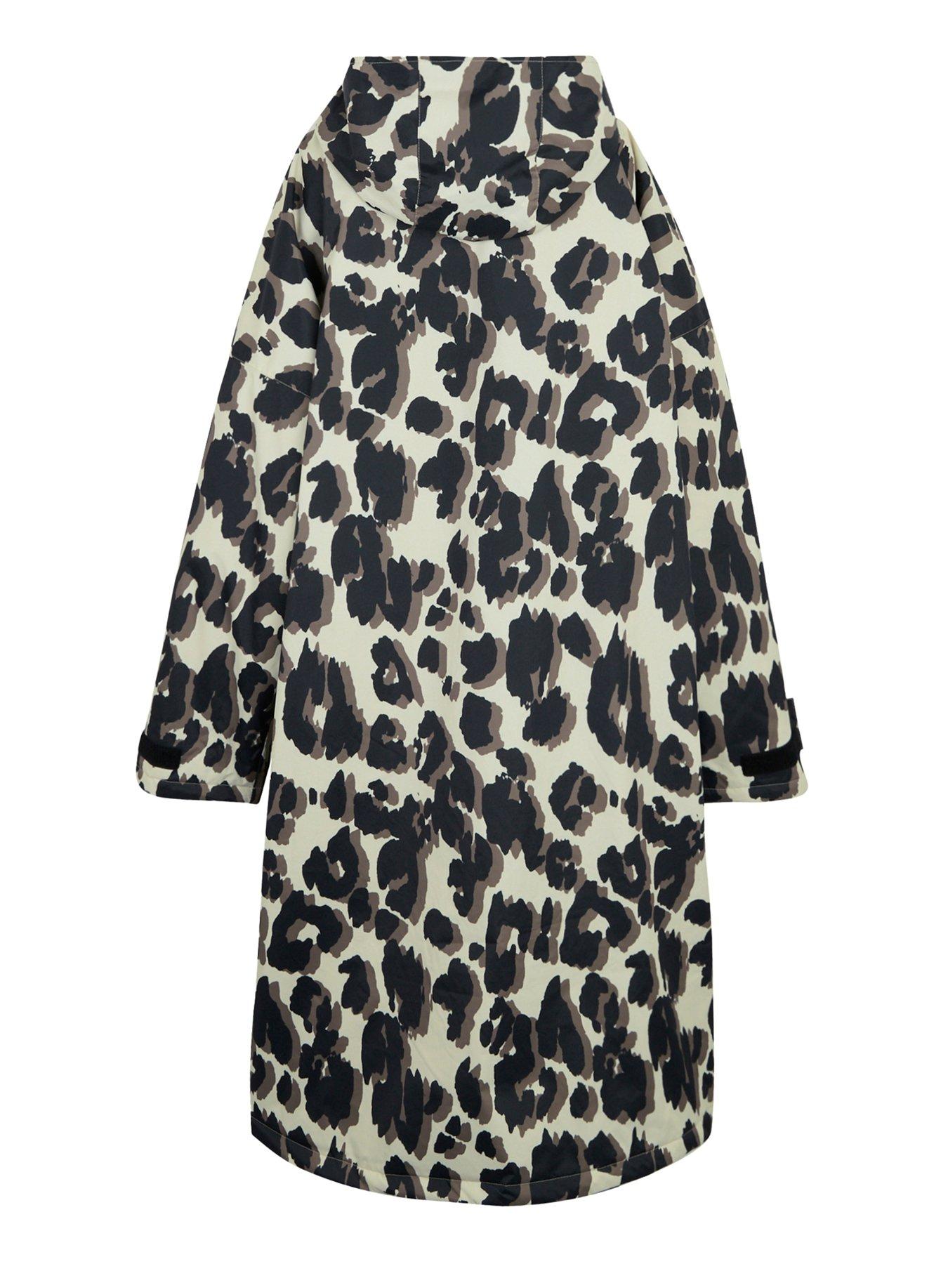 Image 6 of 6 of Regatta Womens Changing Robe - Leopard Print