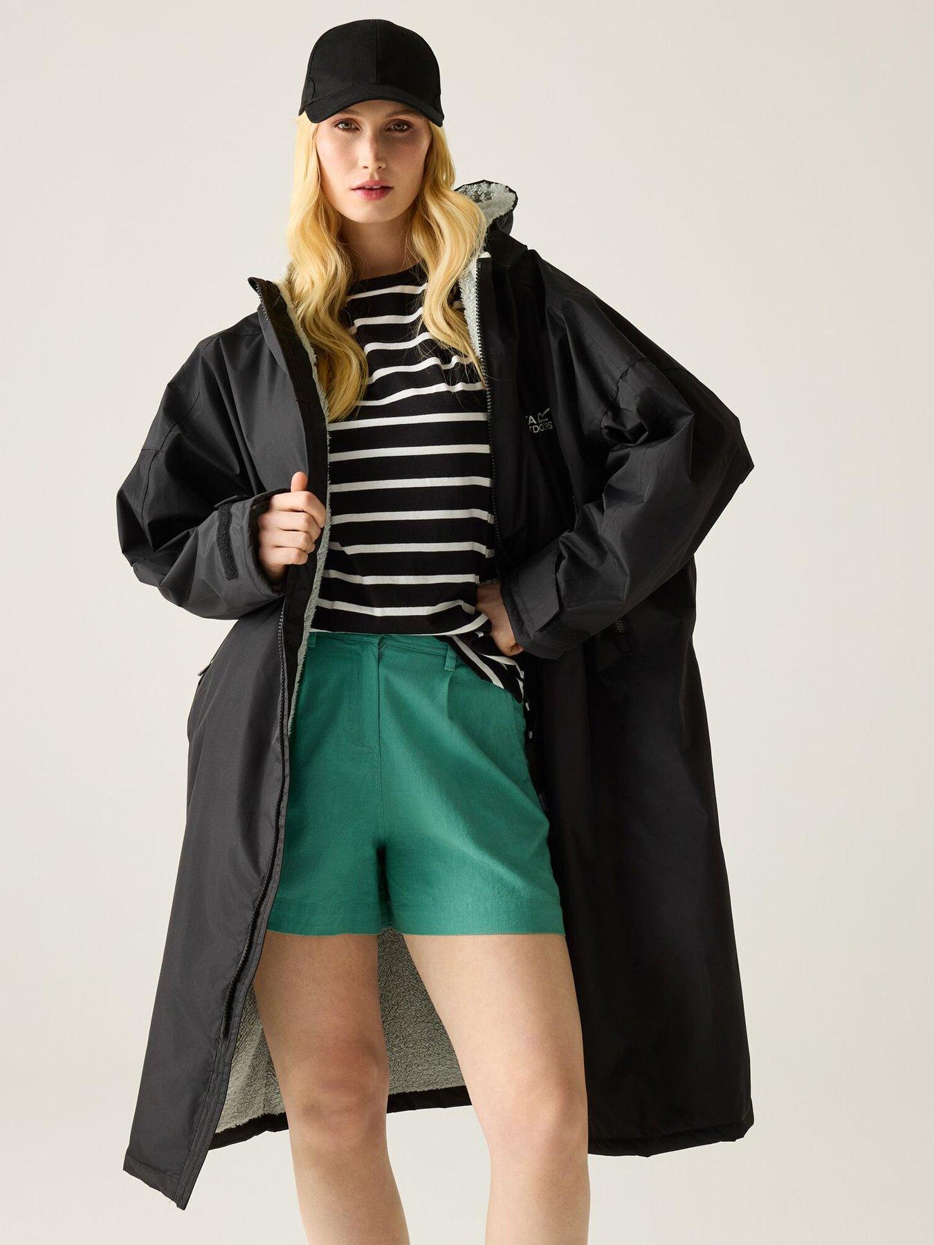 Image 2 of 7 of Regatta Unisex Changing Robe - Black