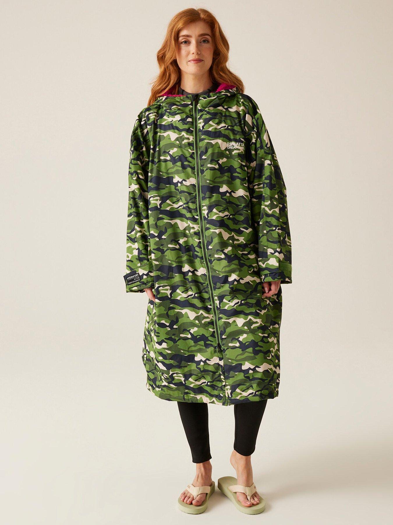 Regatta Unisex Waterproof Changing Robe - Camo Green