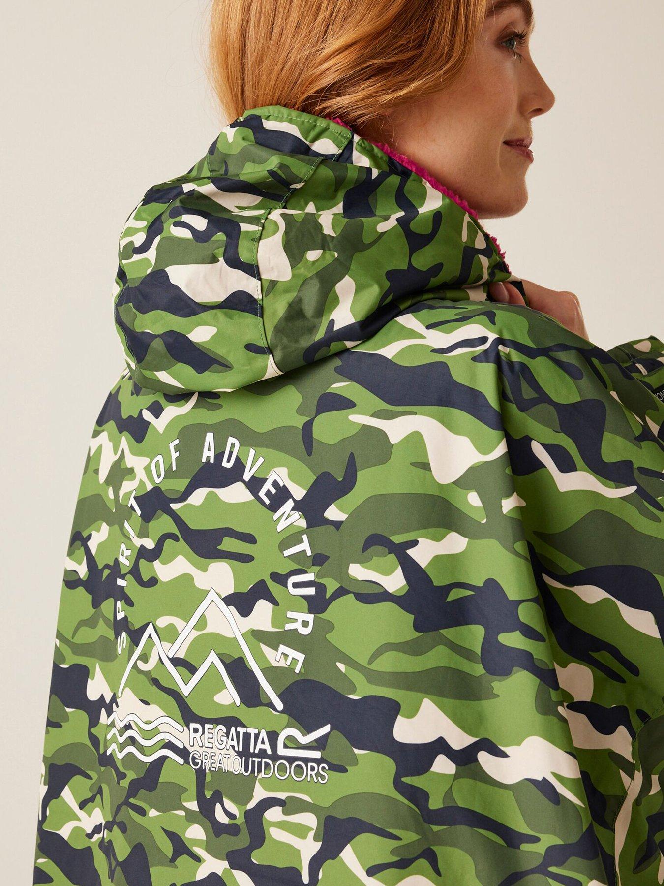 Image 3 of 6 of Regatta Unisex Waterproof Changing Robe - Camo Green