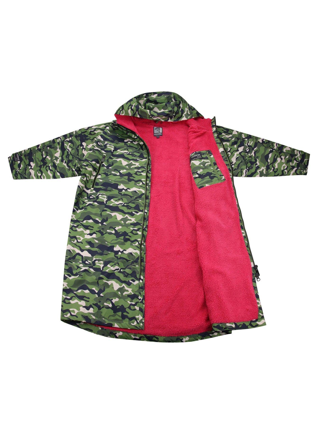 Image 6 of 6 of Regatta Unisex Waterproof Changing Robe - Camo Green