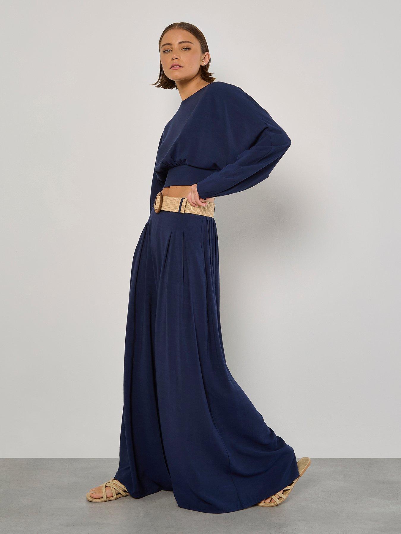 Image 5 of 5 of Apricot Cuff Crop Open Back Batwing Top - Navy