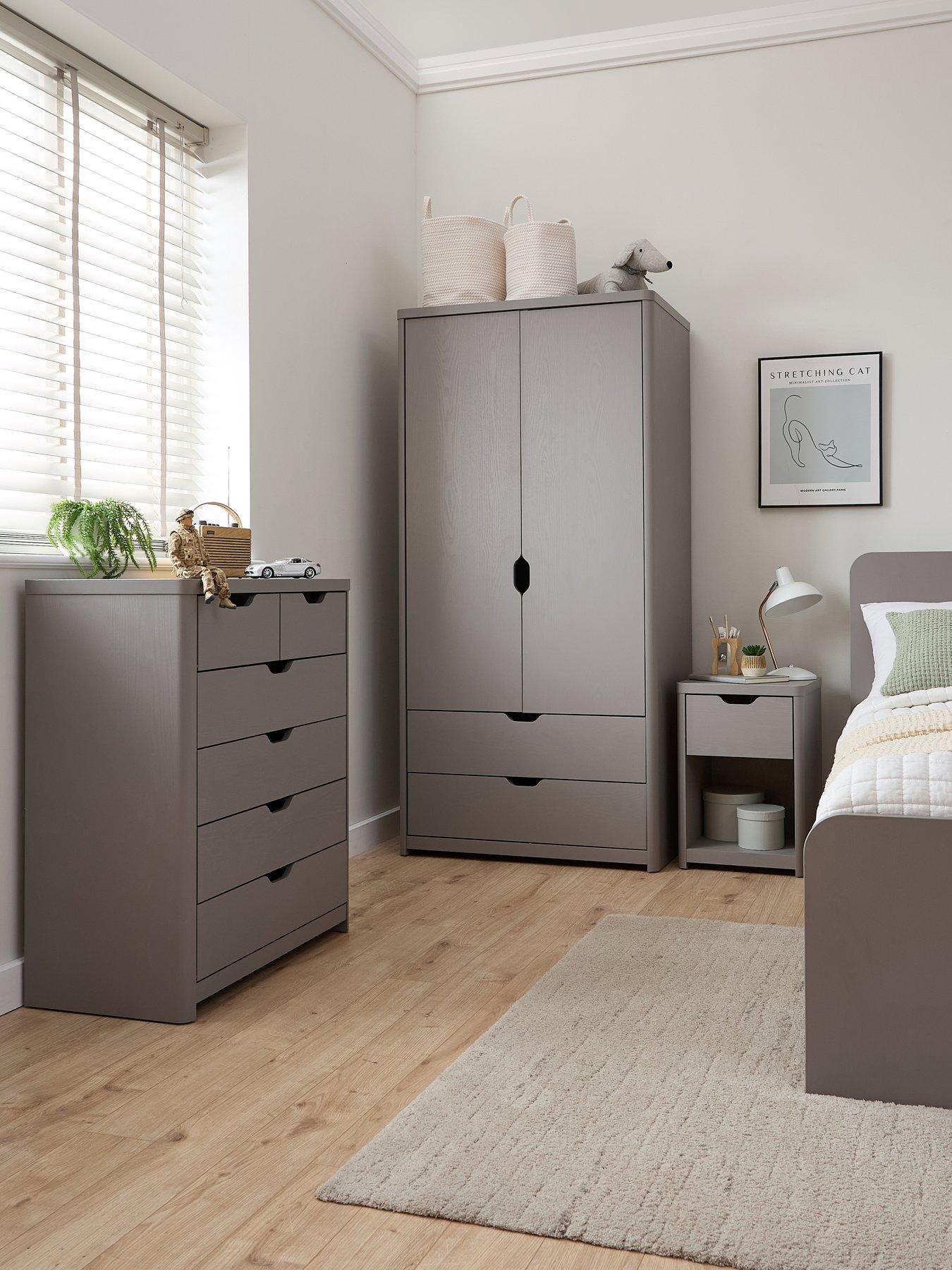 undefined Aspen 3 Piece Package - 2 Door, 2 Drawer Wardrobe, 4 + 2 Chest and Bedside Table - Grey Oak