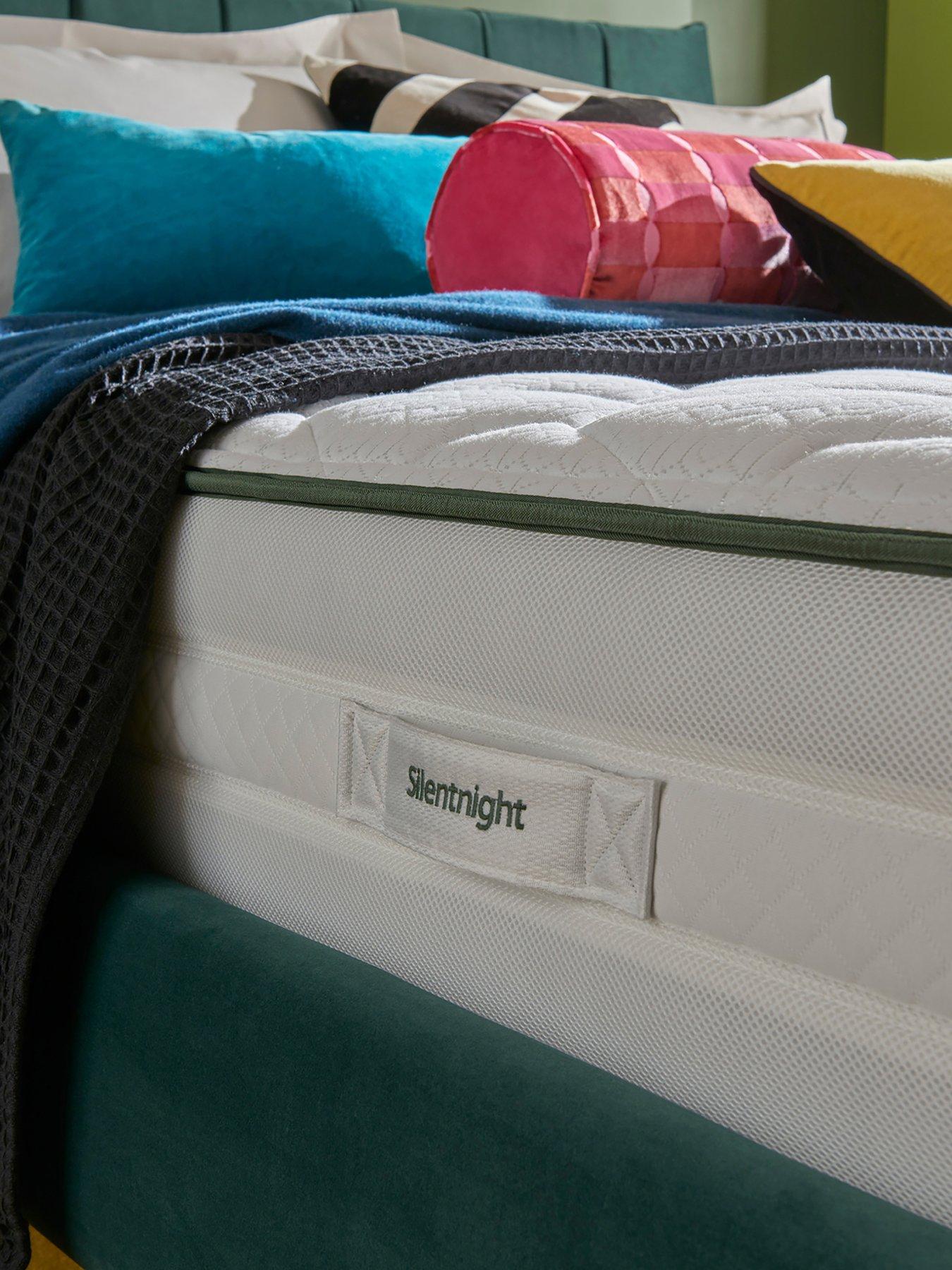 Image 4 of 8 of Silentnight Comfort Air Mesh 1600 Pocket Mattress