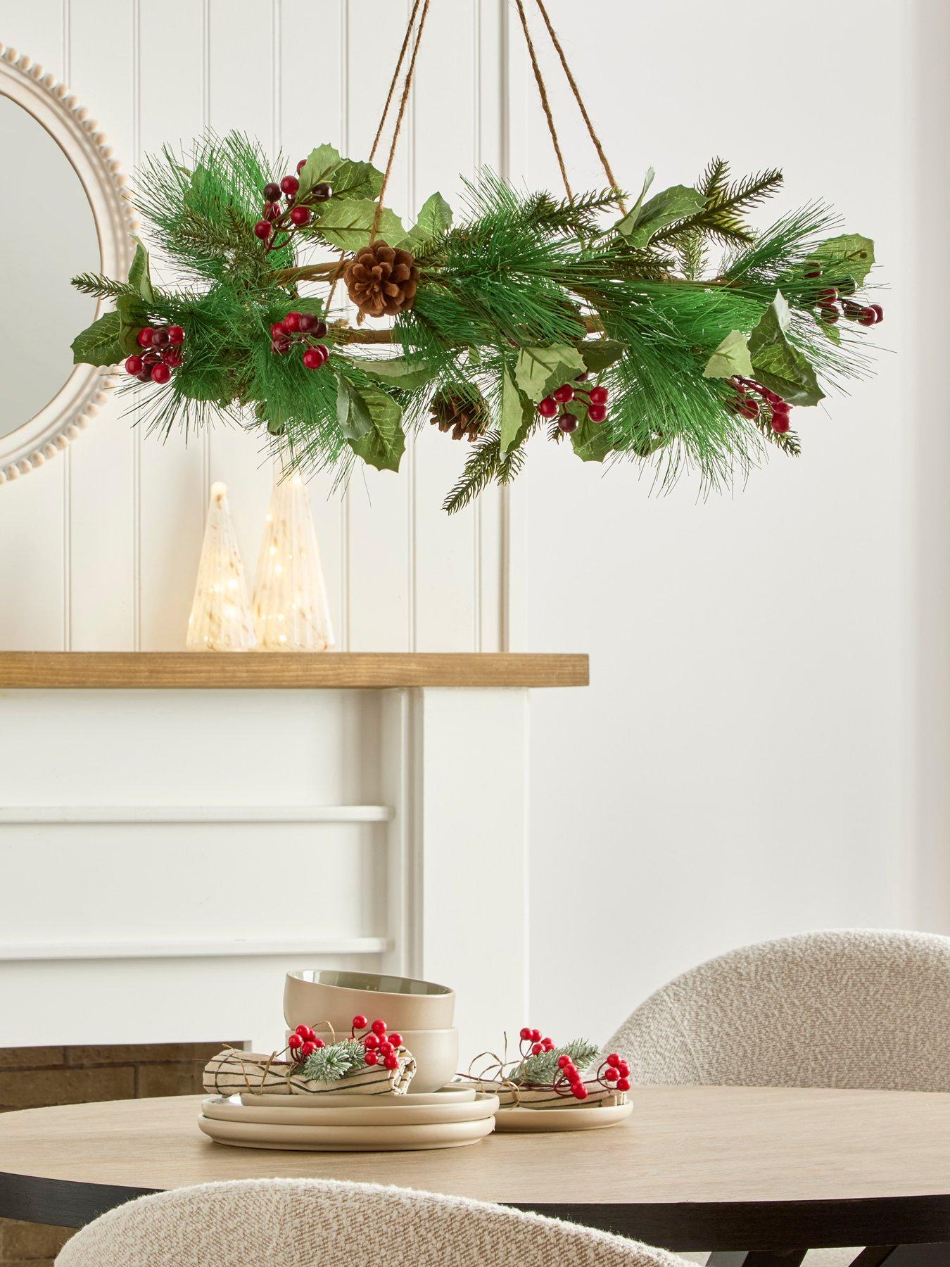 Scottish Everlastings 54 cm Hanging Christmas Wreath with Berries and Cones