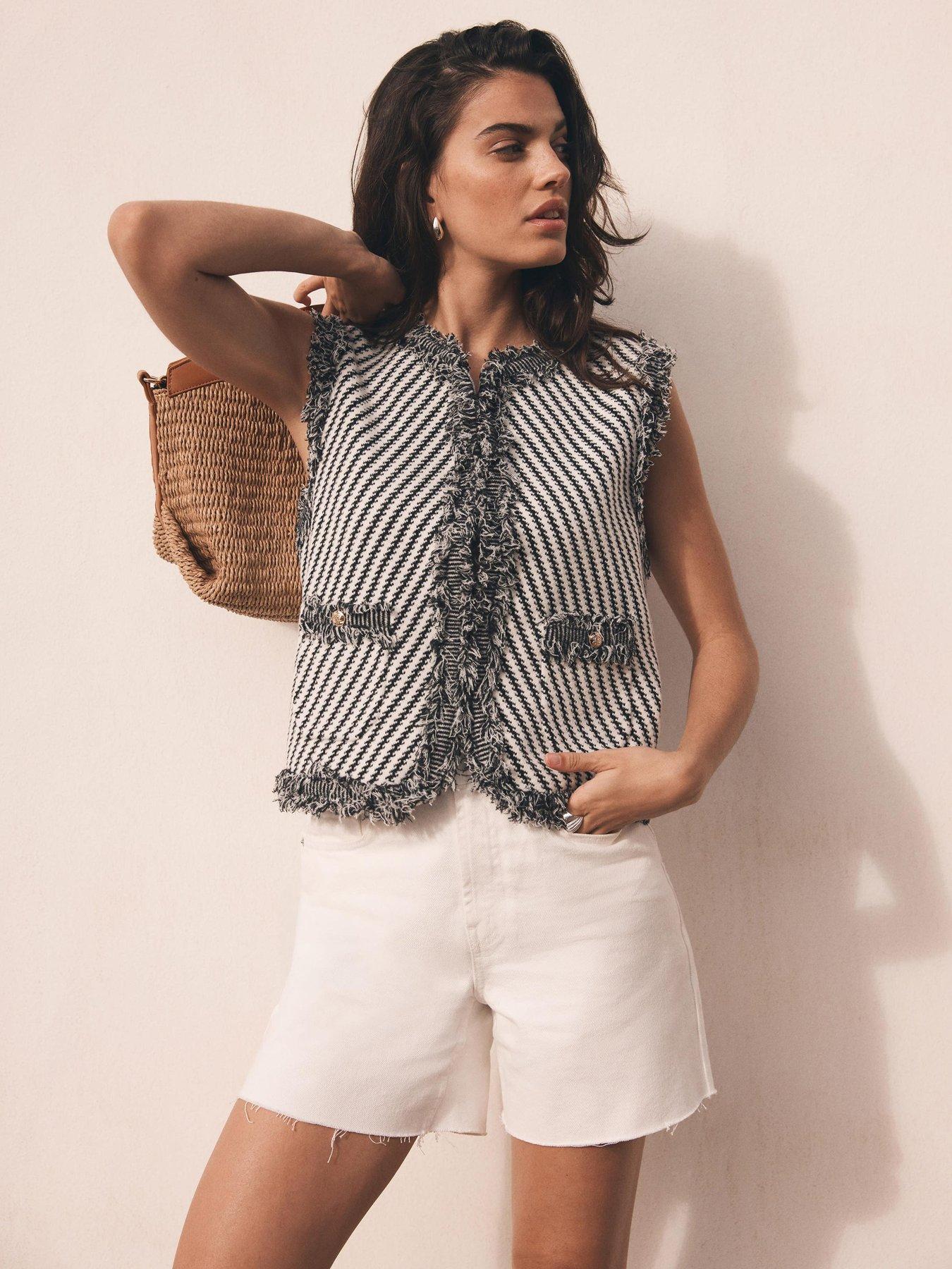 undefined Mono Textured Knit Waistcoat - White