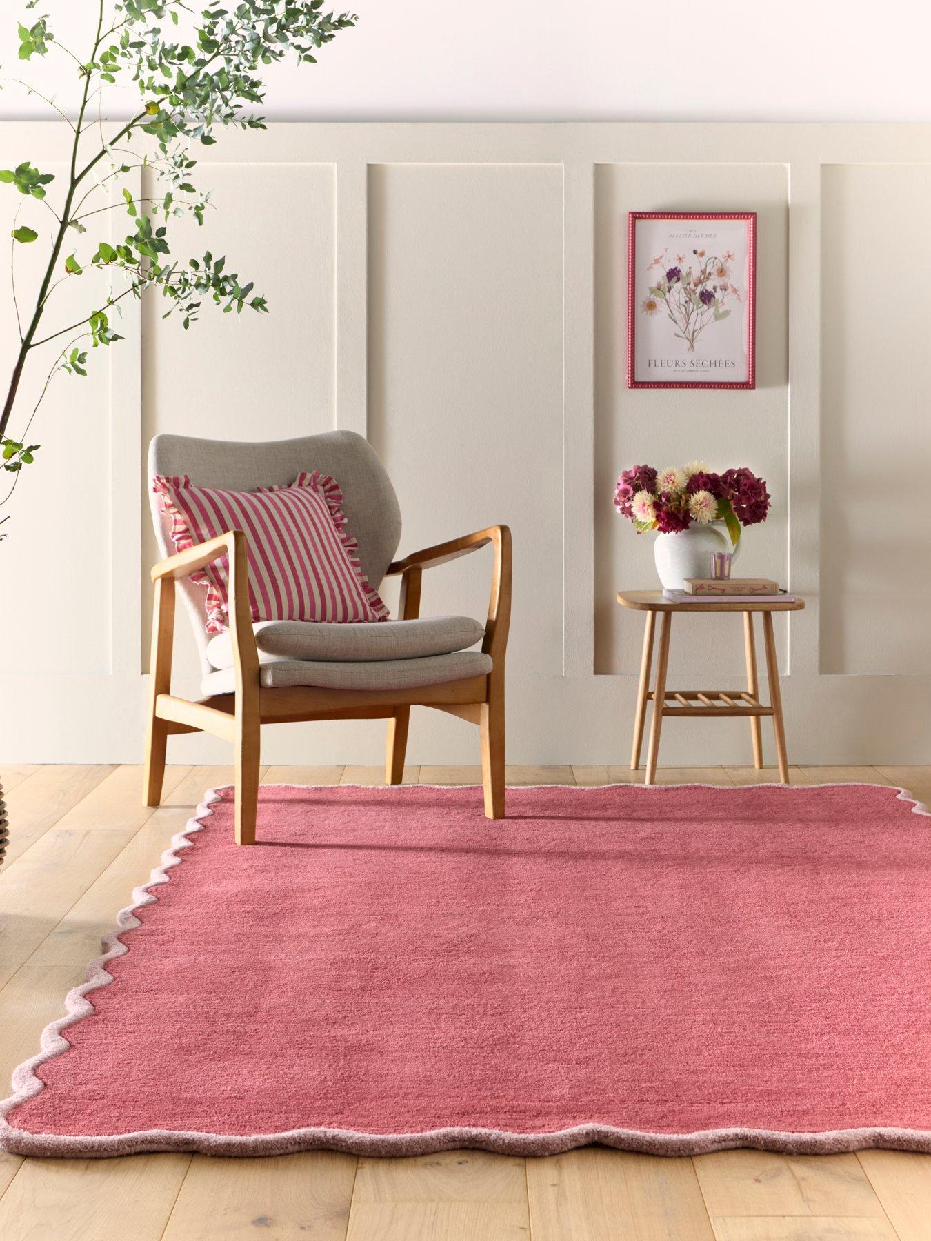 Very Home Scalloped Elsie Wool Rug – Coral and Lilac