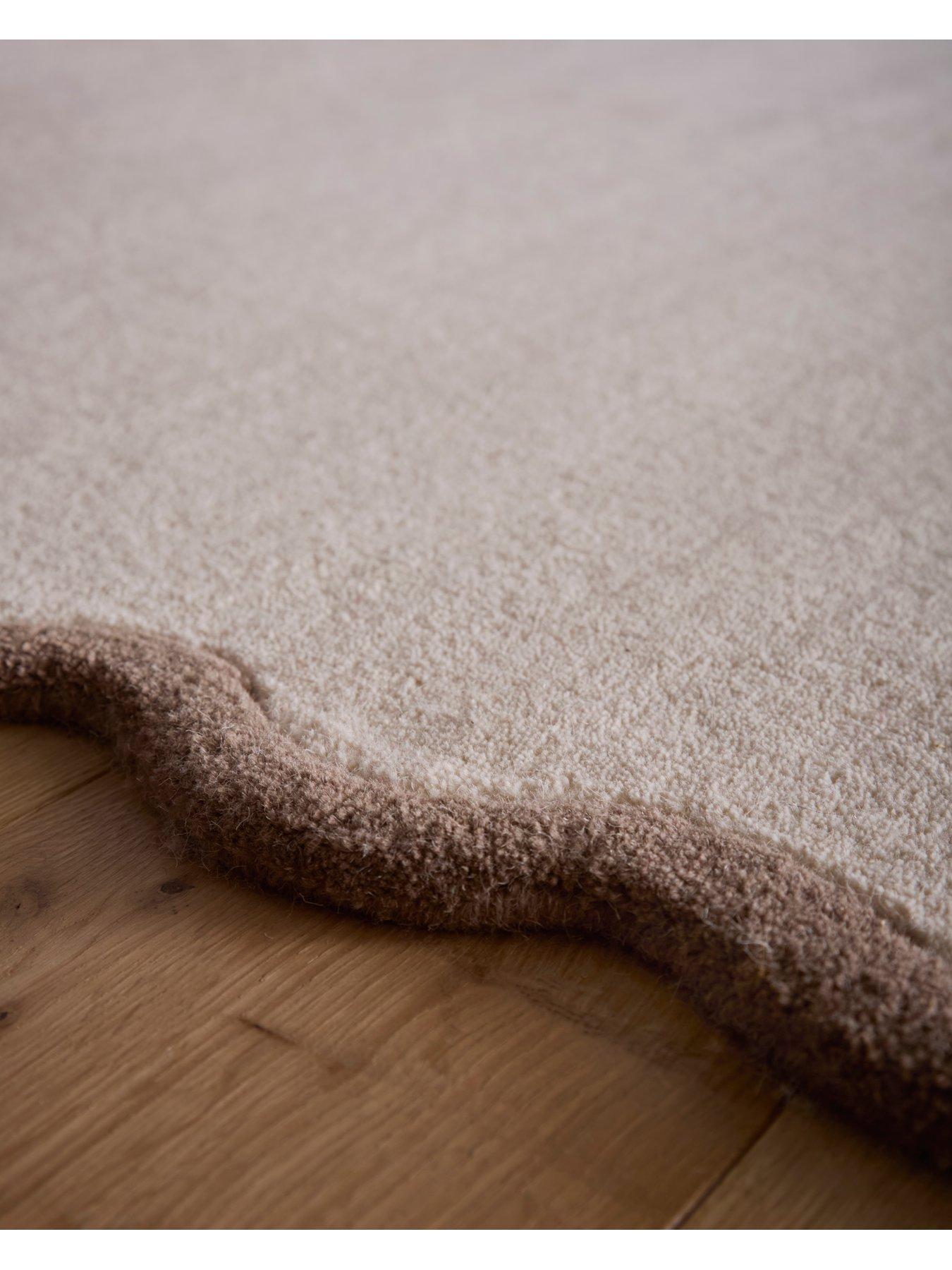 Image 4 of 5 of Very Home Scalloped Elsie Wool Rug &ndash; Natural and Brown