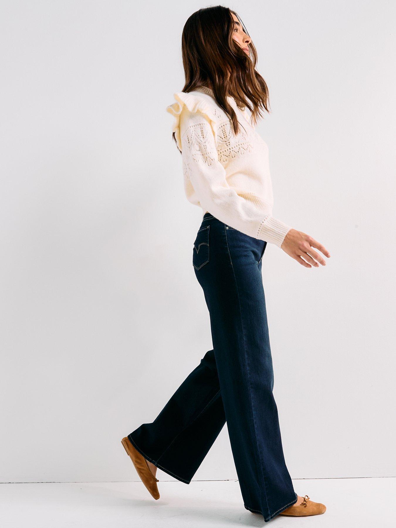 Image 6 of 6 of Levi's 318 Shaping Wide Leg