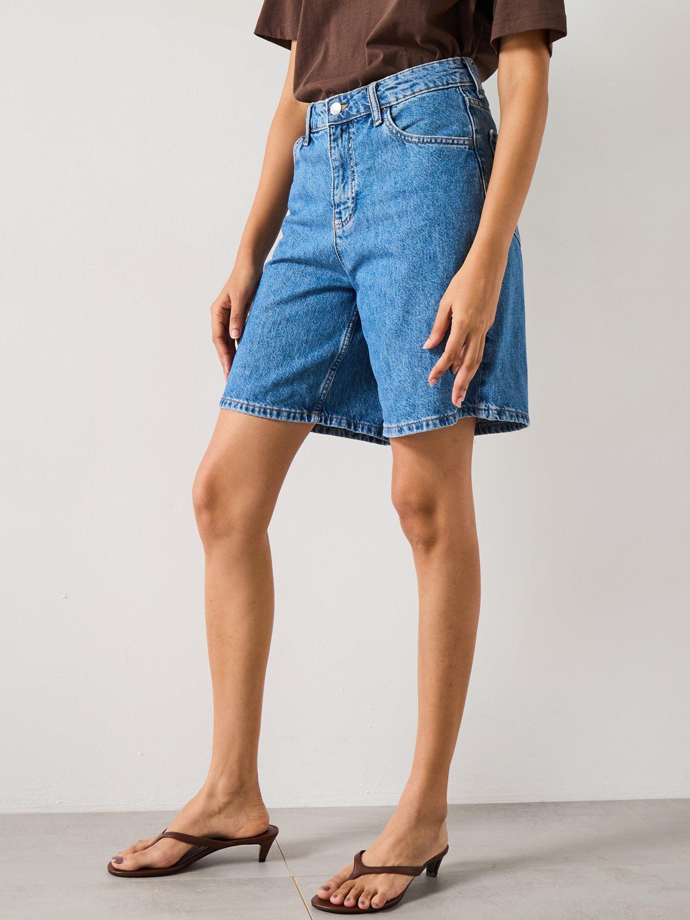 undefined Bermuda Shorts Camilla