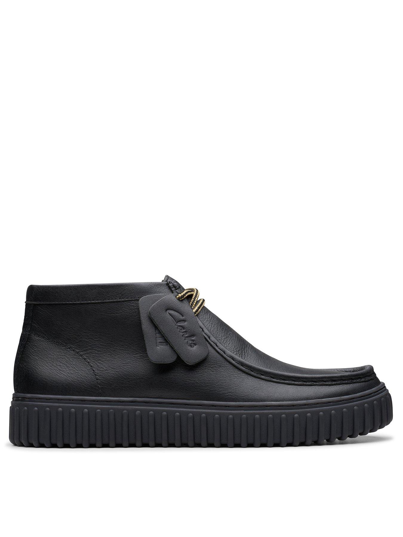 Clarks Torhill Hi Chukka Boots- Black