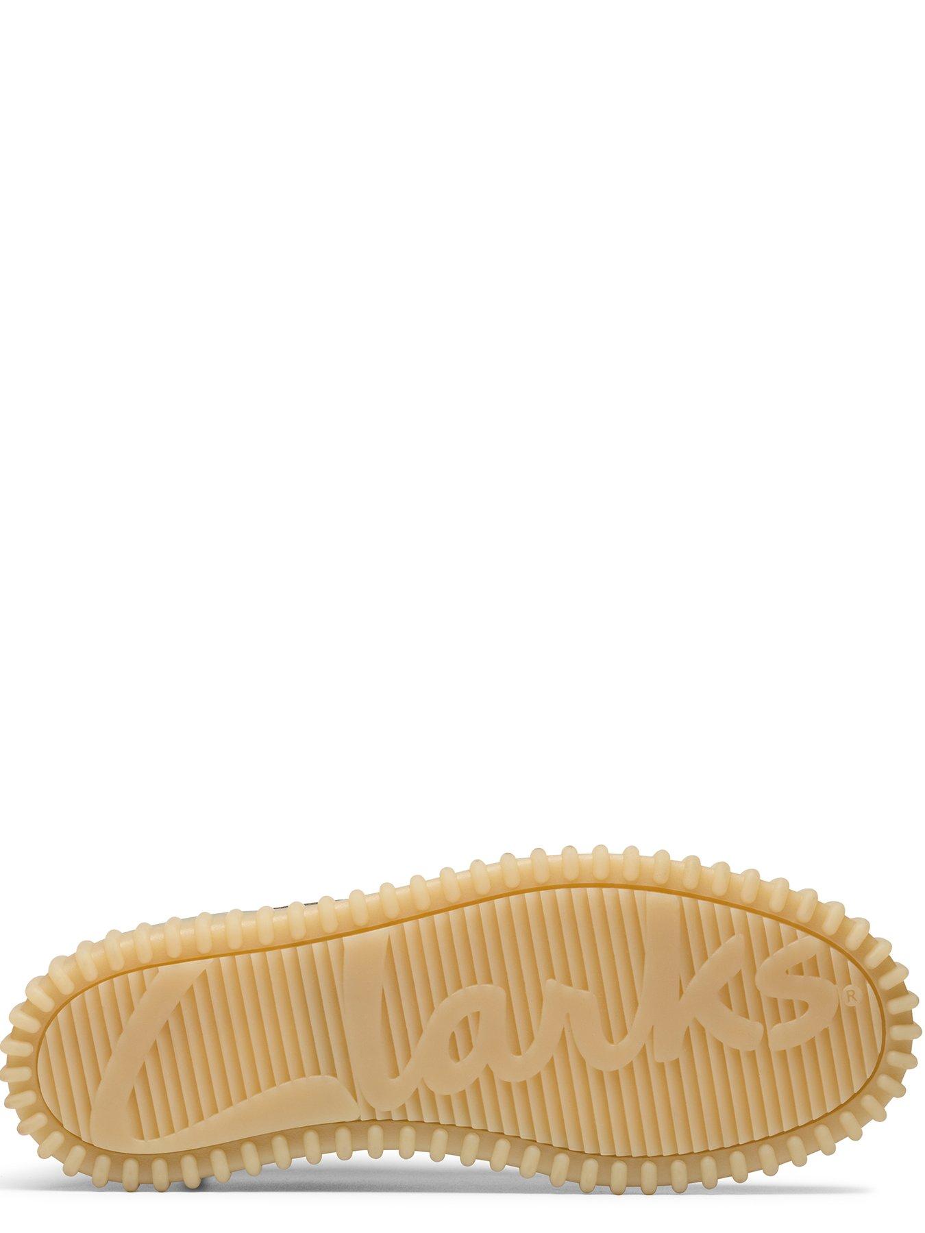 Image 5 of 6 of Clarks Torhill Hi Ankle Chukka&nbsp;boots - Khaki