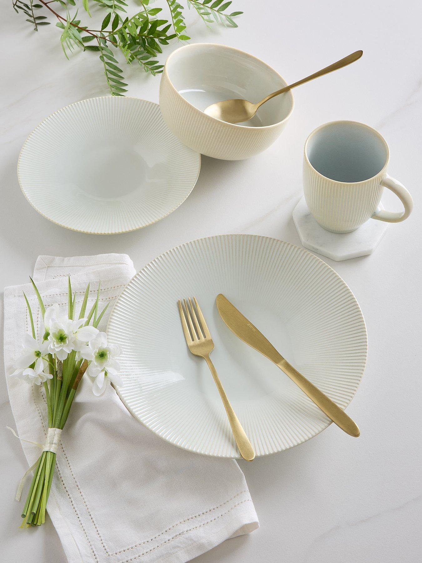 WATERSIDE Embossed Reactive Glaze 16-Piece Dinner Set - Cream