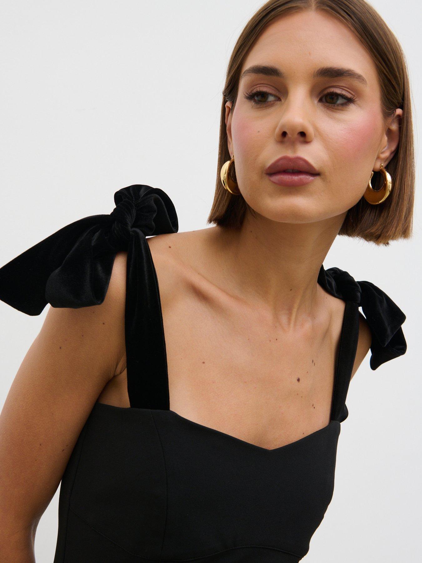 Pretty Lavish Zienna Velvet Bow Corset Top - Black