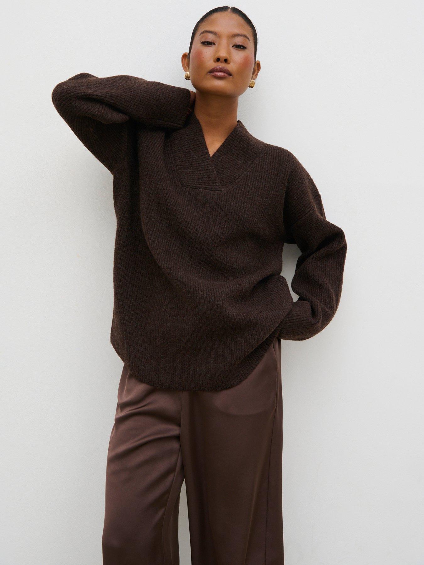 Image 2 of 4 of Pretty Lavish Briana Chunky V-Neck Knit Jumper - Brown