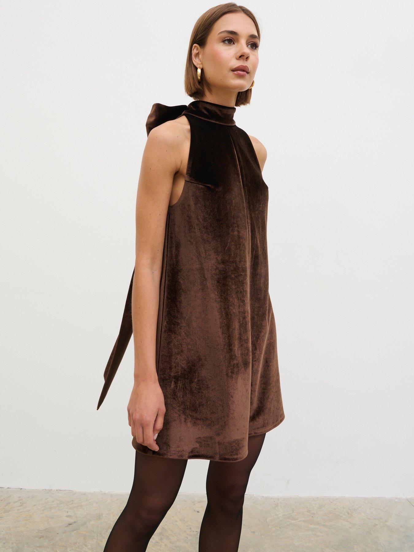 Pretty Lavish Bella Bow Velvet Mini Dress - Brown