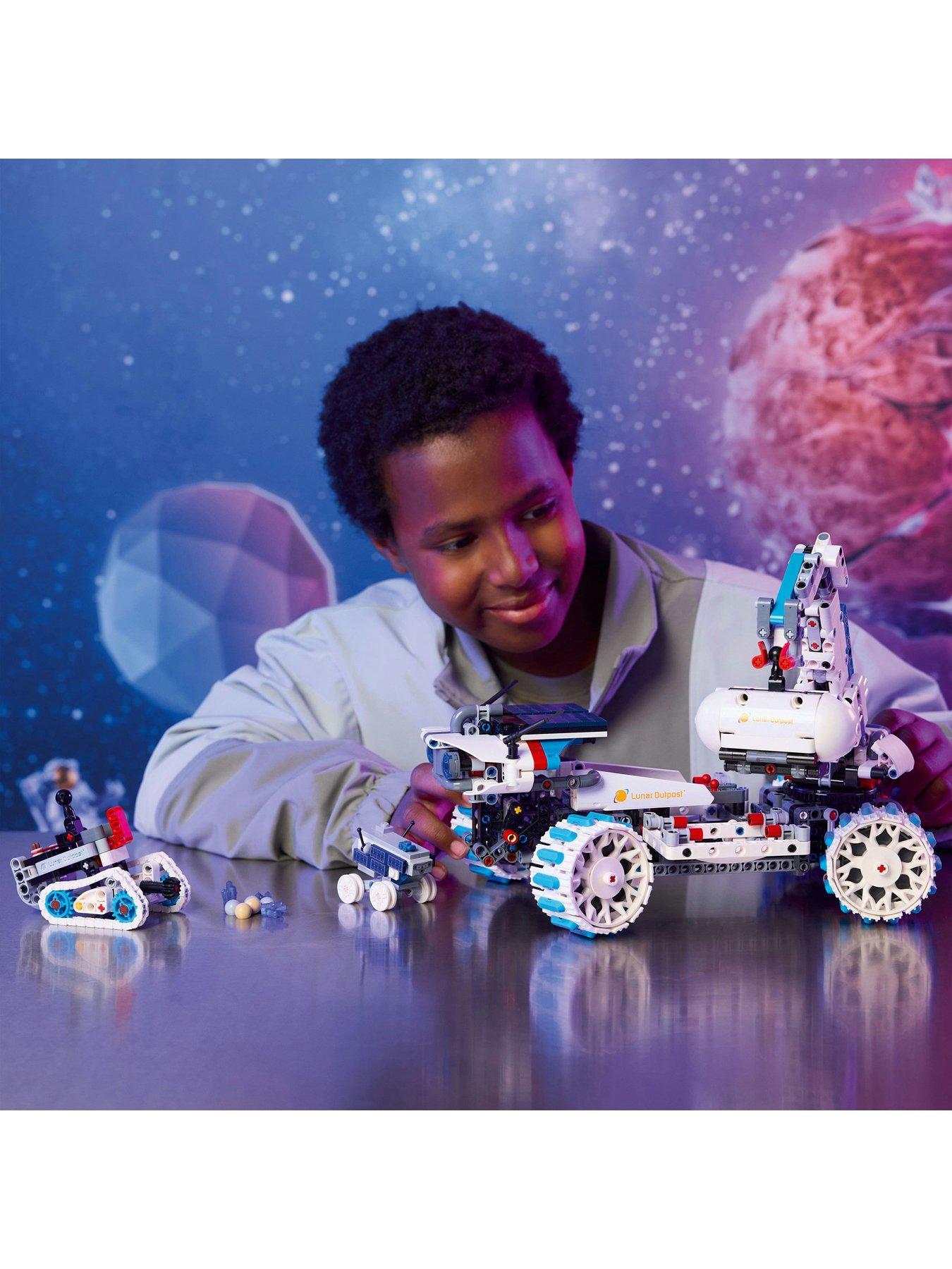 Image 6 of 8 of LEGO Technic Lunar Outpost Moon Rover Space Vehicle 42211