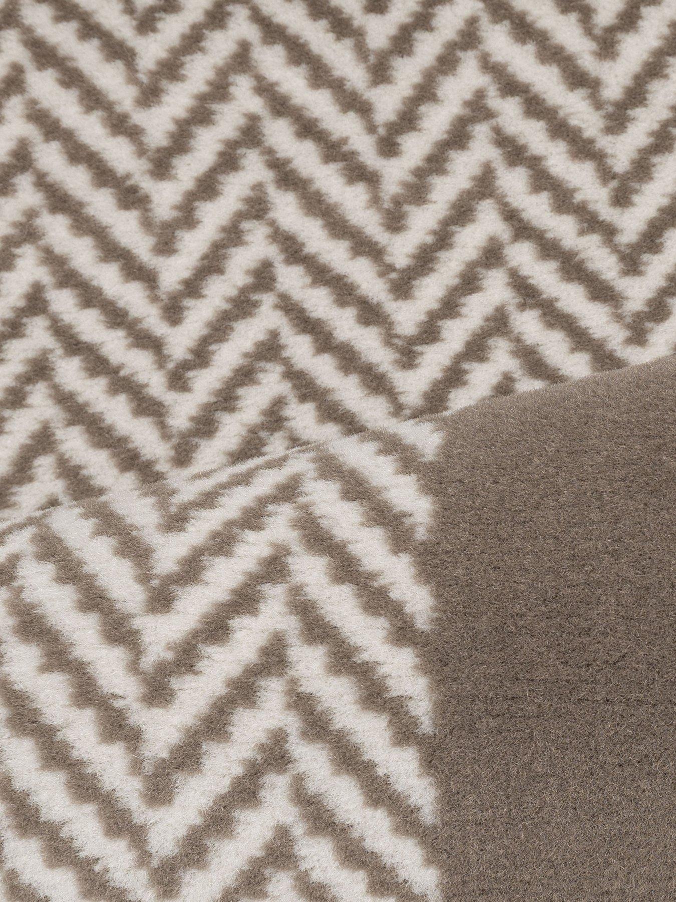 Image 4 of 6 of Homemaker Stair Runner Maestro Border Edge 67x800cm