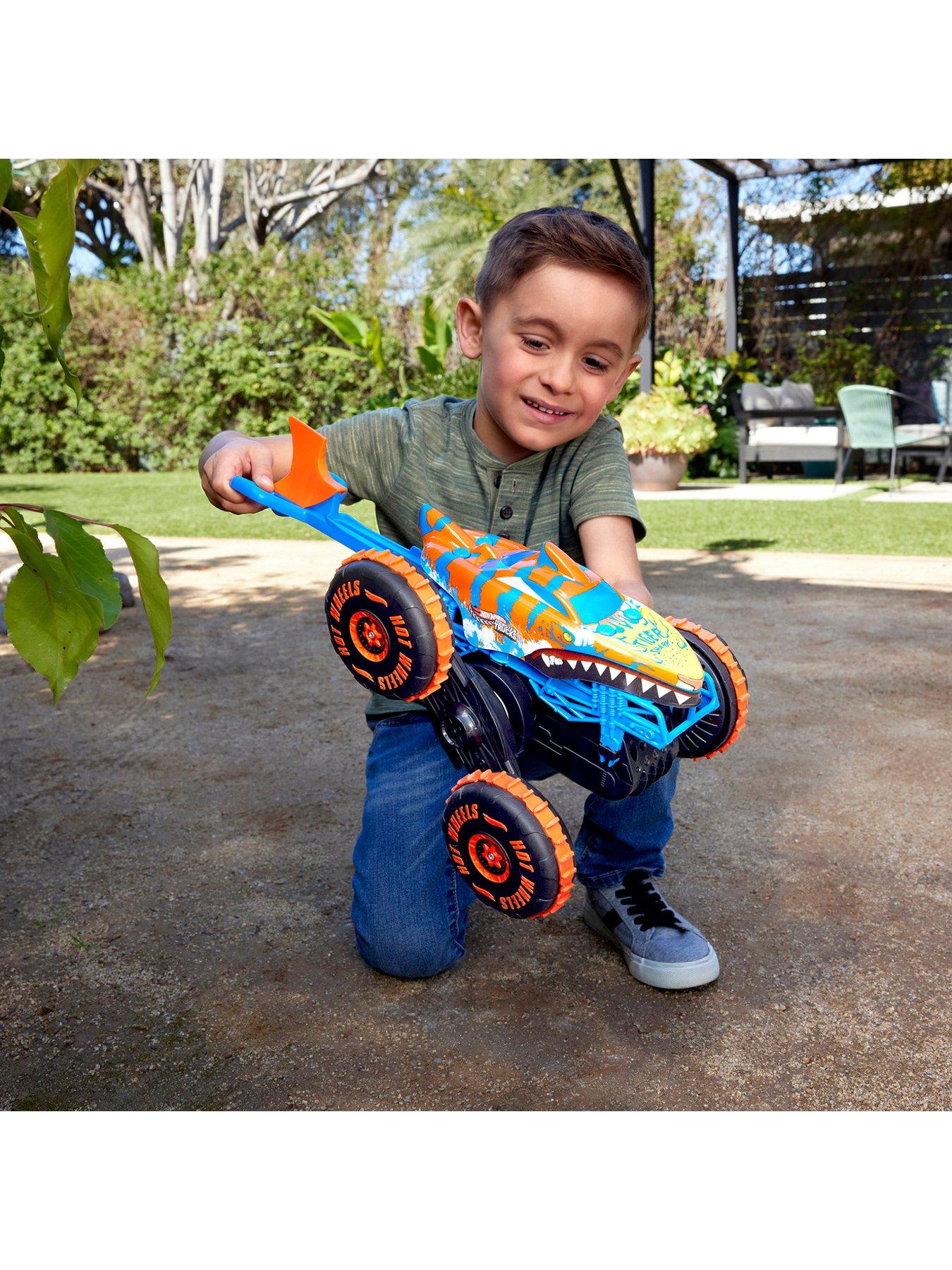 Image 3 of 7 of Hot Wheels R/C Monster Trucks 1:15 Tiger Shark Climber