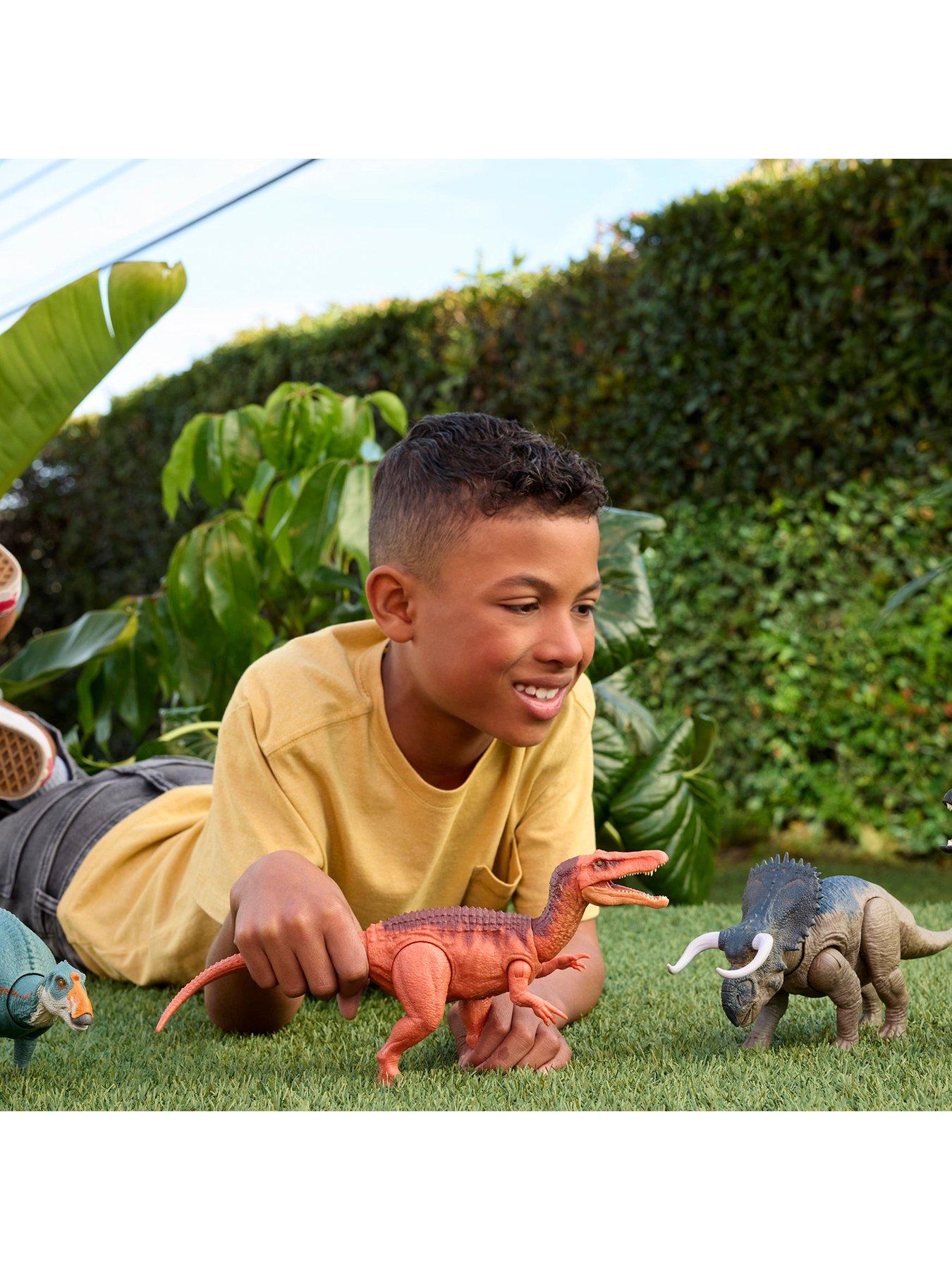 Image 2 of 7 of JURASSIC WORLD Saga Wild Roar - Baryonyx
