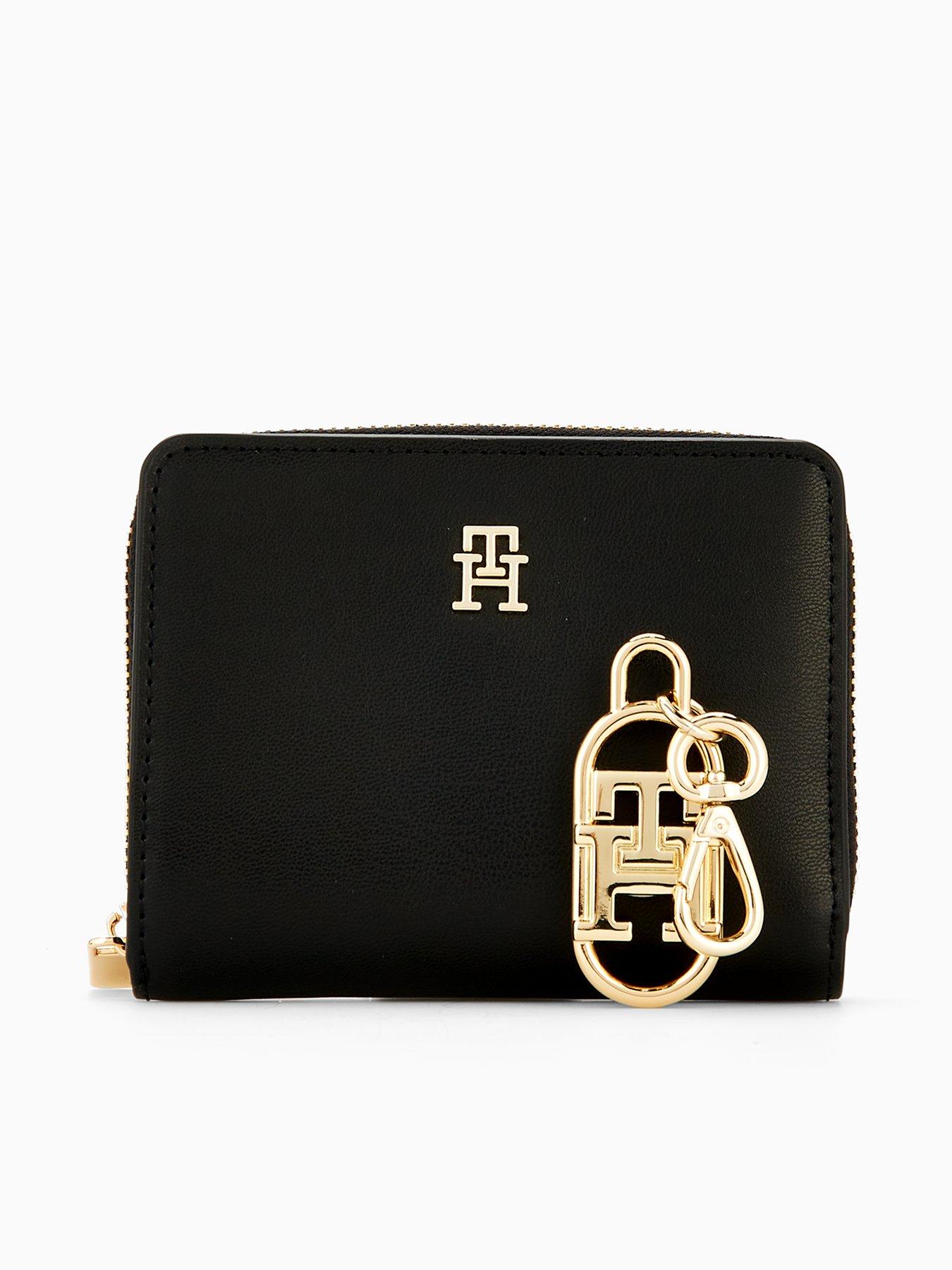 tommy-hilfiger-medium-purse-with-attachable-charm-black