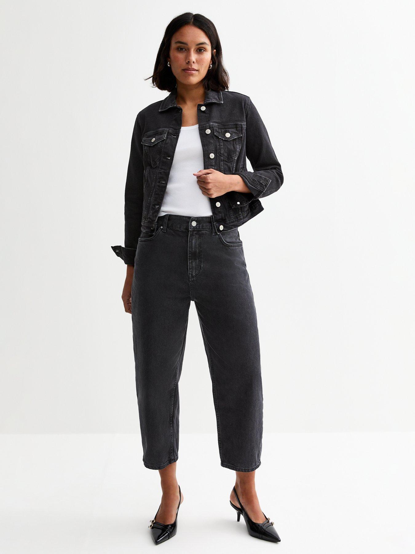 Image 3 of 6 of New Look Washed Ankle Grazer Barrel Leg Jeans - Black