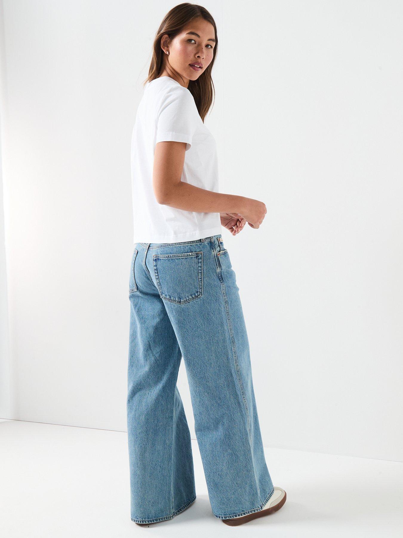 Image 2 of 5 of Calvin Klein Jeans Fitted Short Sleeve T- Shirt - White