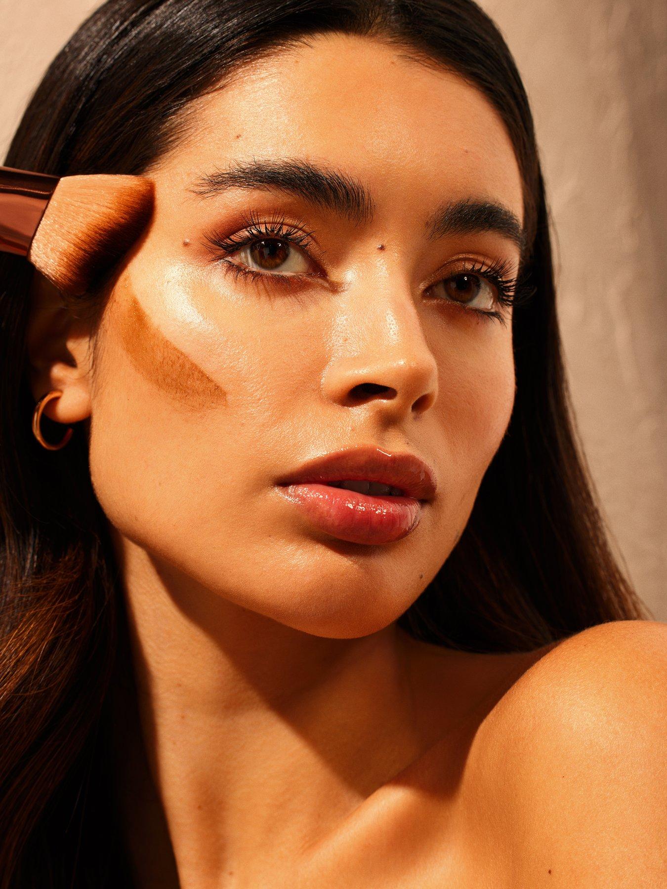 Image 6 of 8 of St Tropez ST. TROPEZ Ultimate Tan Face Brush