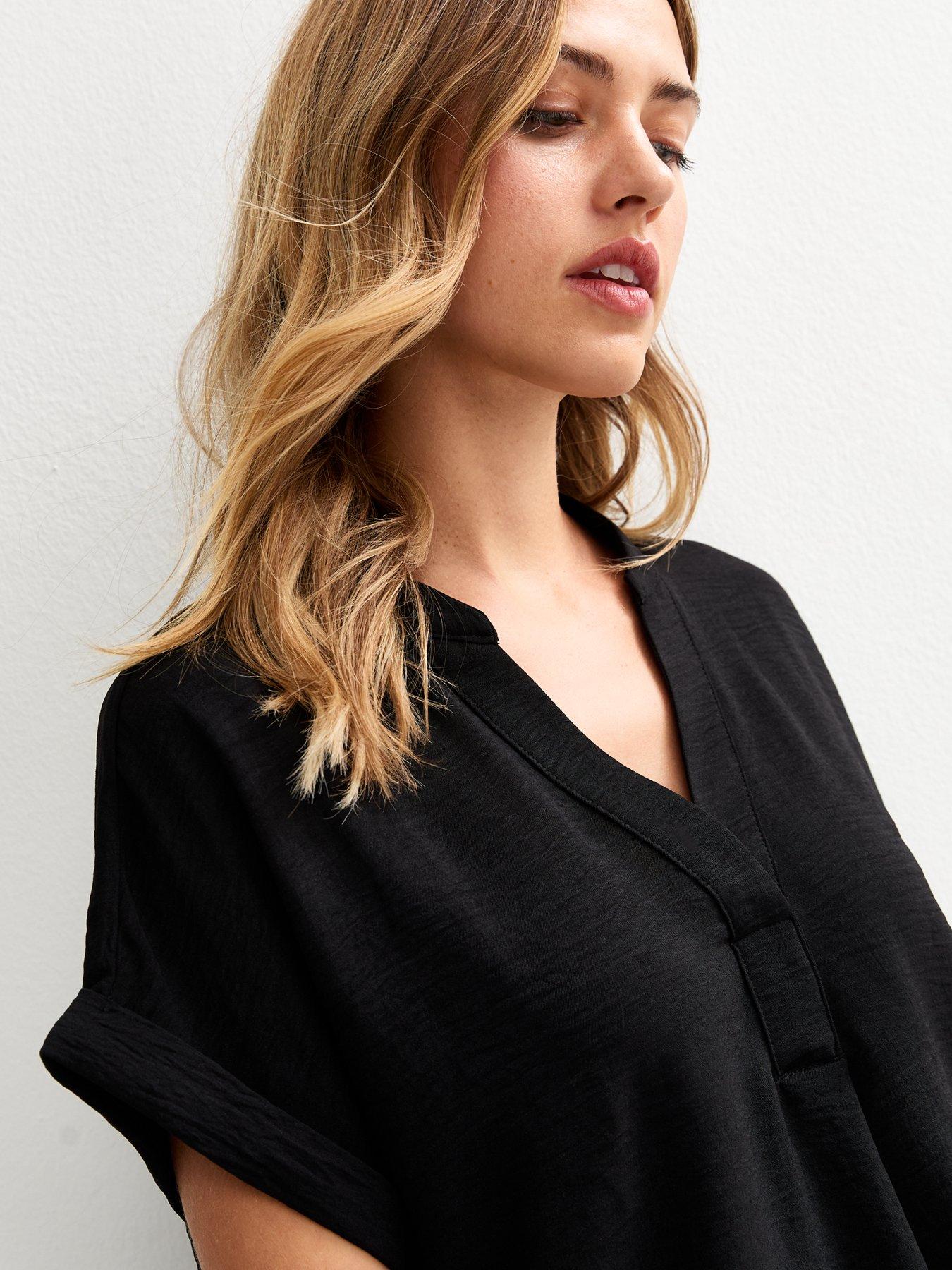 Image 4 of 4 of New Look Black V-neck Top