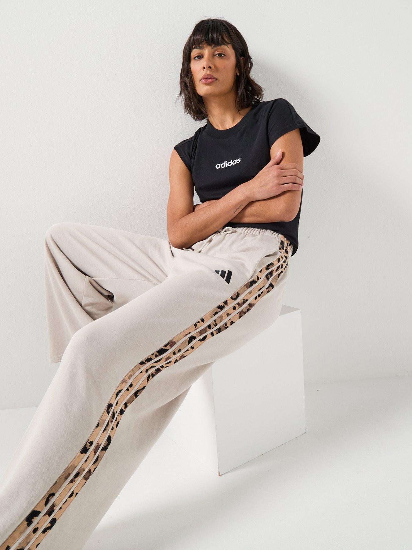 Image 3 of 4 of adidas Sportswear Womens Essentials Linear Cotton T-Shirt - Black