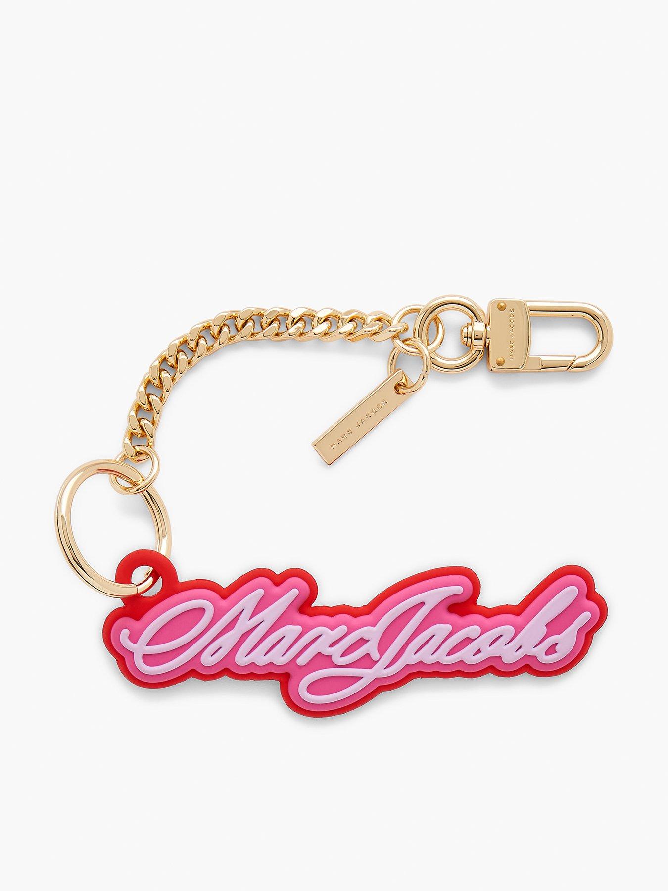 MARC JACOBS The Cursive Logo Charm - Pink