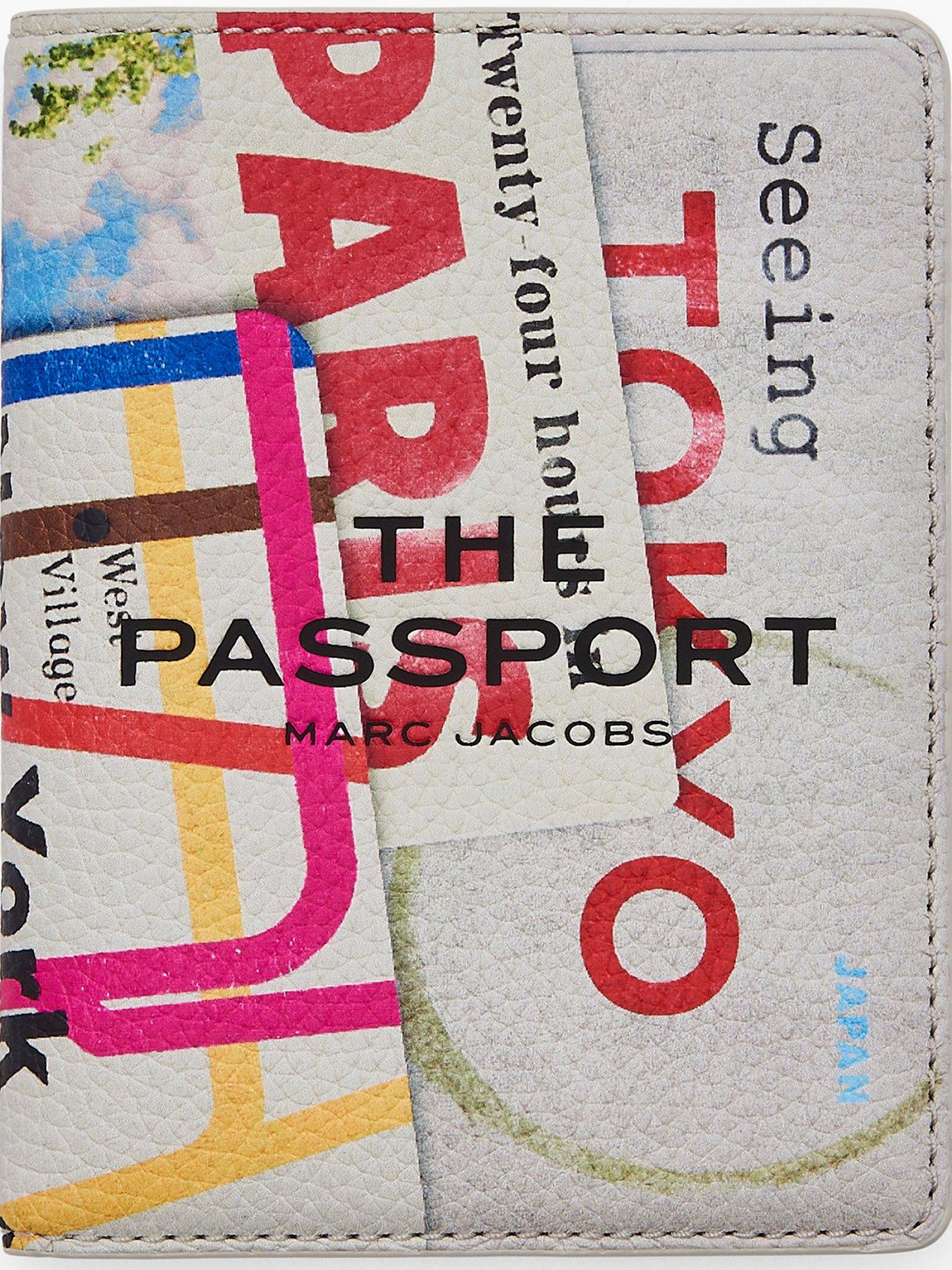 MARC JACOBS The Passport Case