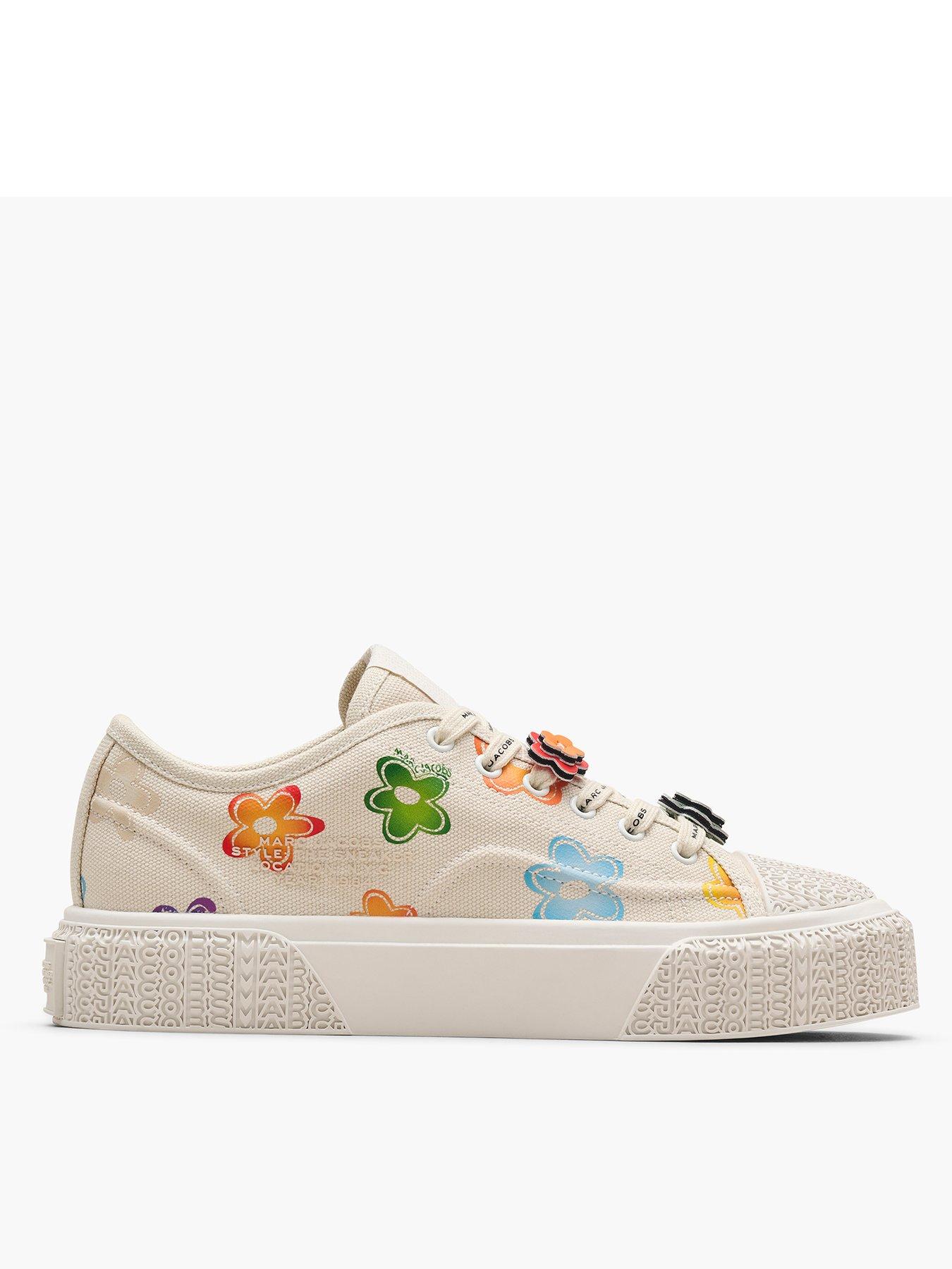 undefined The Sneaker