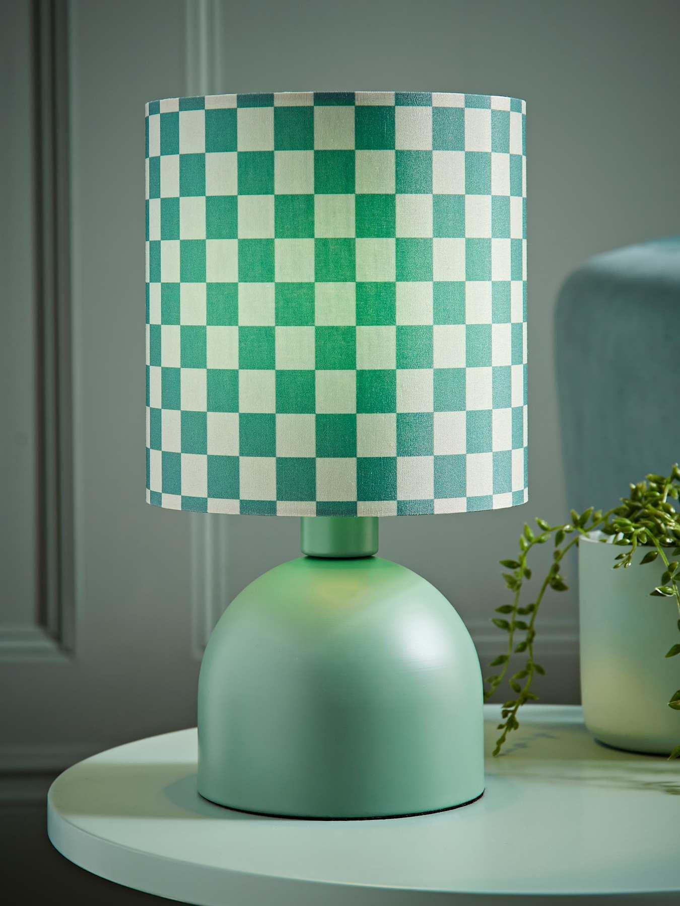 ValueLights Miley Green Checkerboard Table Lamp
