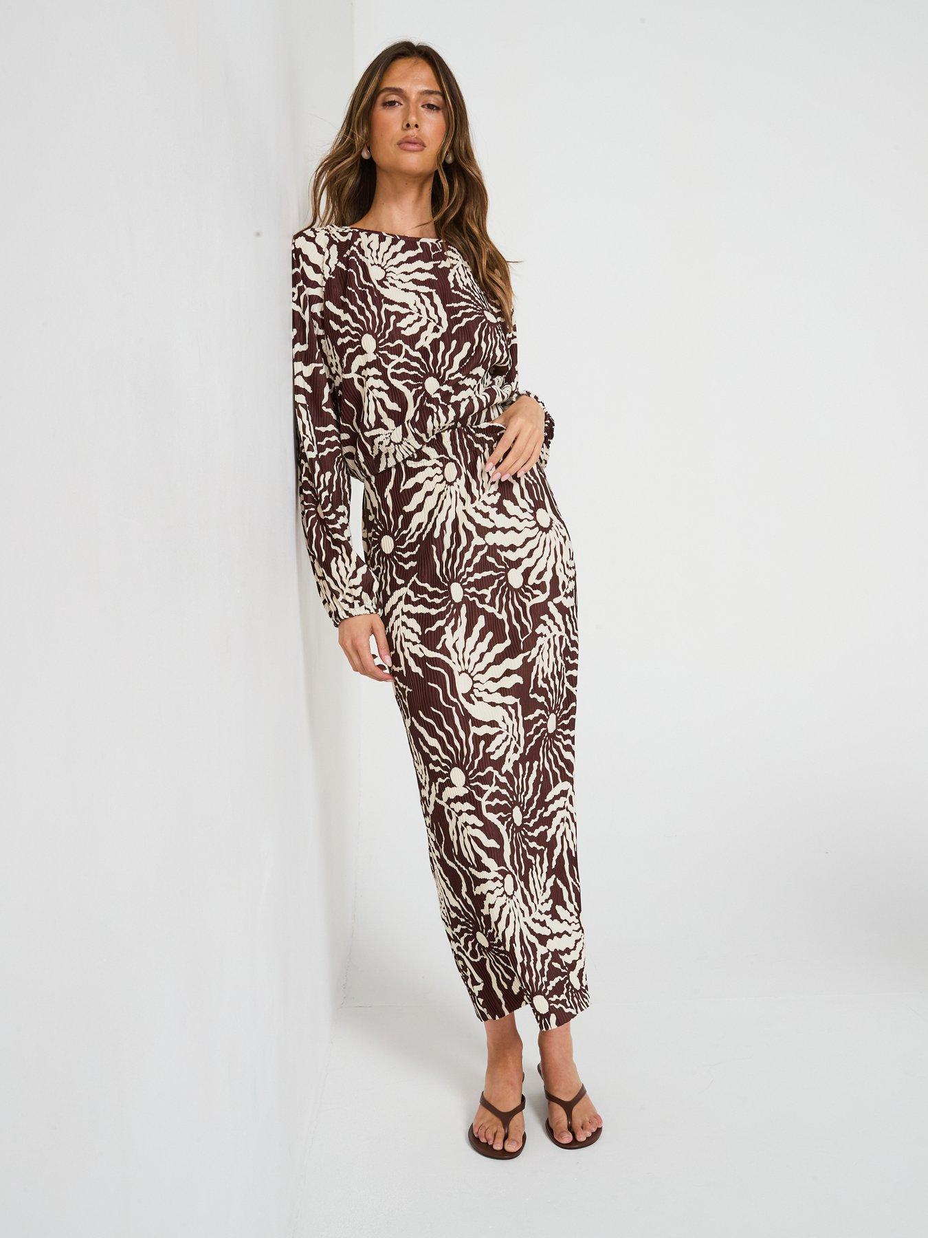 Image 3 of 6 of V by Very Plisse Bubble Hem Top Co-Ord - Print