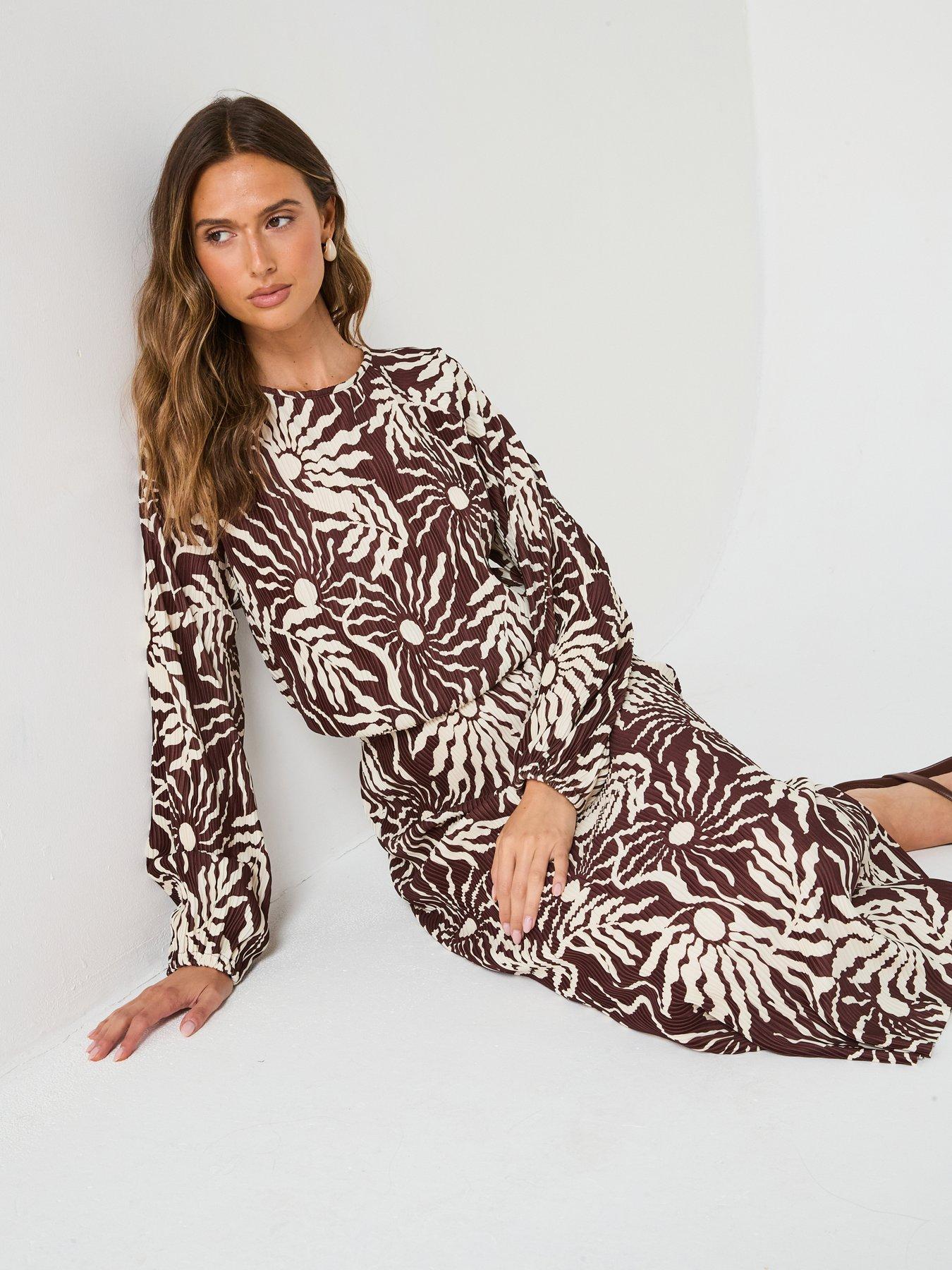 Image 6 of 6 of V by Very Plisse Bubble Hem Top Co-Ord - Print